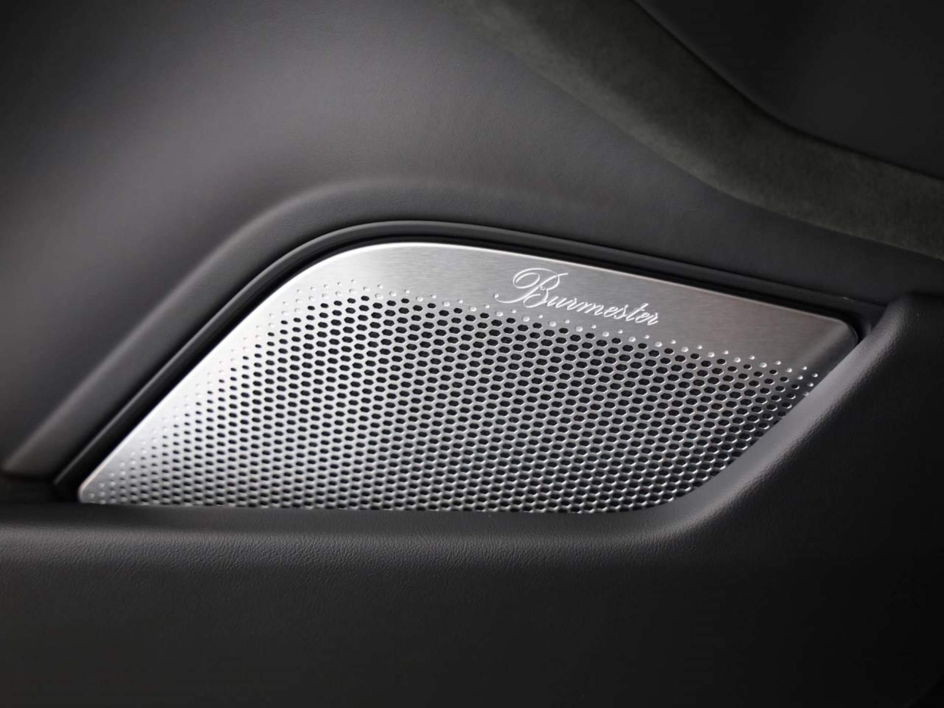 PORSCHE Taycan GTS Sport Turismo-image-17