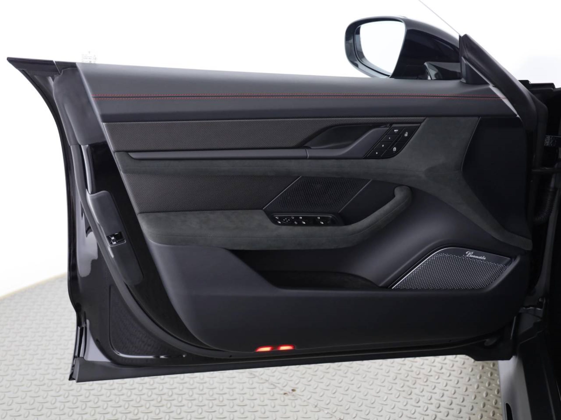 PORSCHE Taycan GTS Sport Turismo-image-9