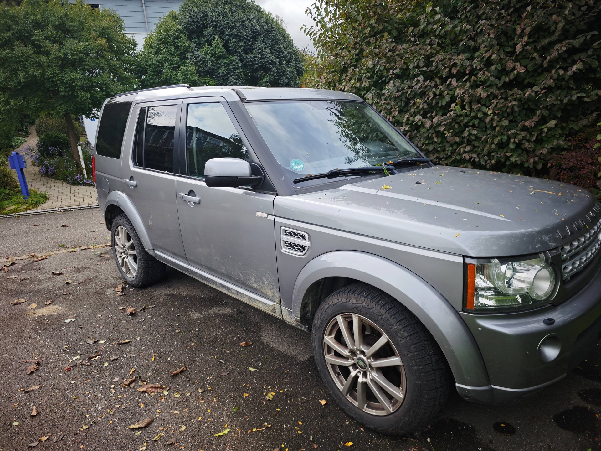 LAND ROVER Discovery 3.0 SDV6 Zermatt Automatic-image-1