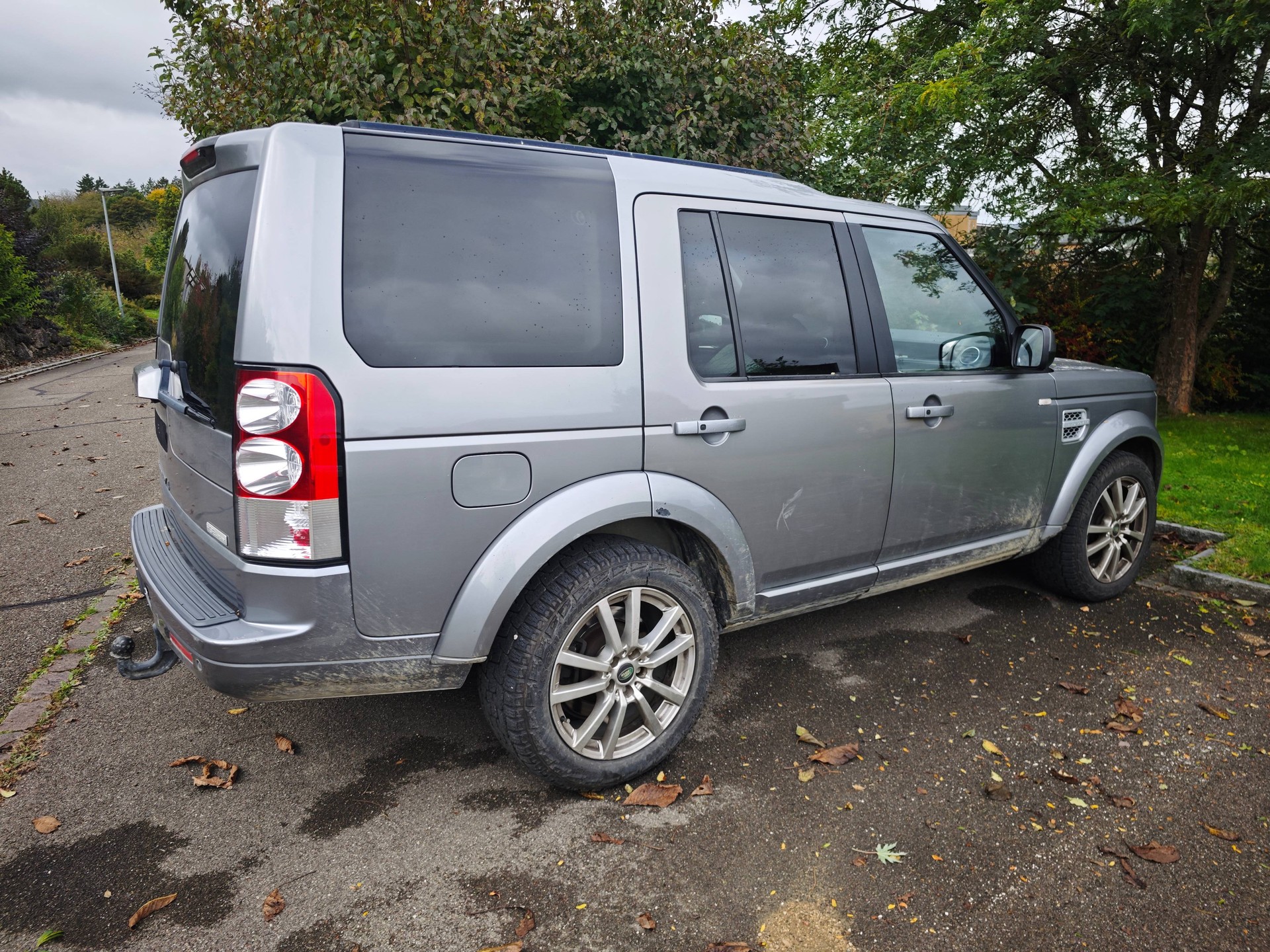 LAND ROVER Discovery 3.0 SDV6 Zermatt Automatic-image-2