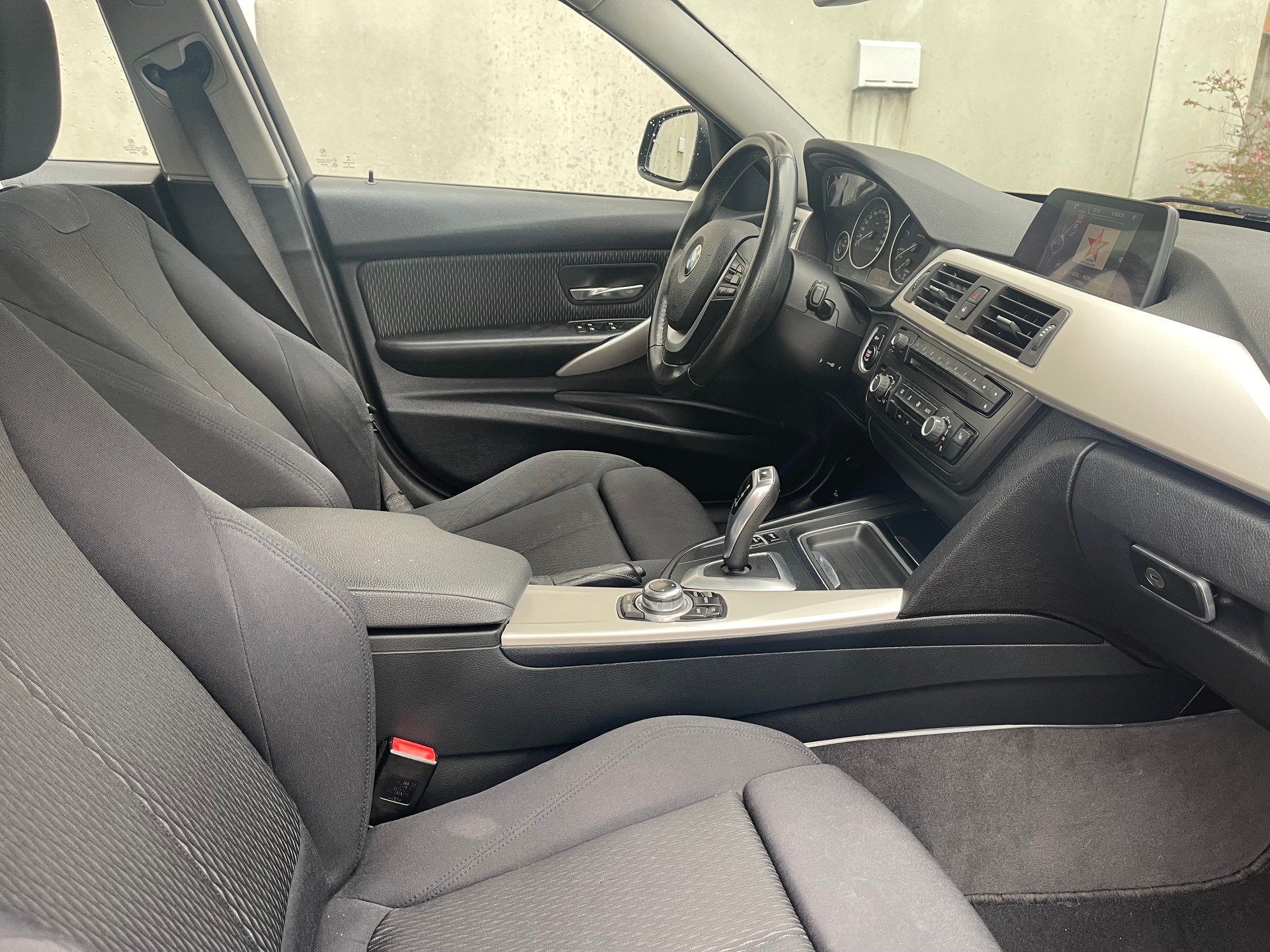 BMW 316d Touring Business Steptronic-image-4