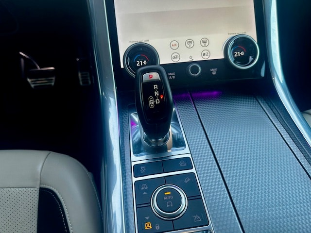 LAND ROVER Range Rover Sport 3.0 SDV6 HSE Dynamic Automatic-image-17