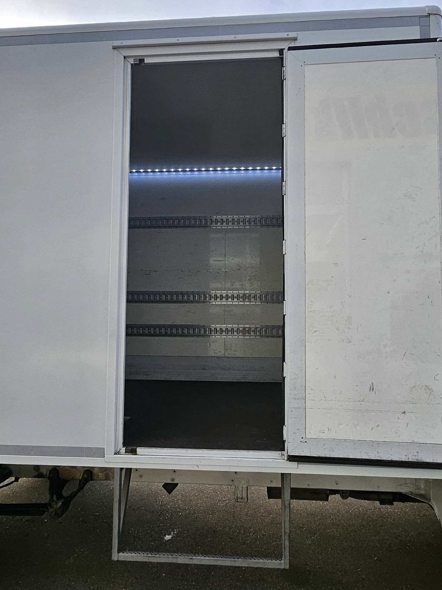 VW Crafter 35 Pick-up 4490 2.0 TDI 140 Entry * Anschlussgarantie bis 03.01.2027 oder 200'000Km-image-12
