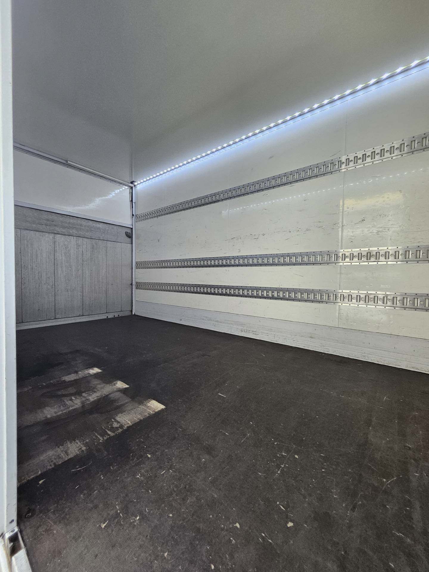 VW Crafter 35 Pick-up 4490 2.0 TDI 140 Entry * Anschlussgarantie bis 03.01.2027 oder 200'000Km-image-13