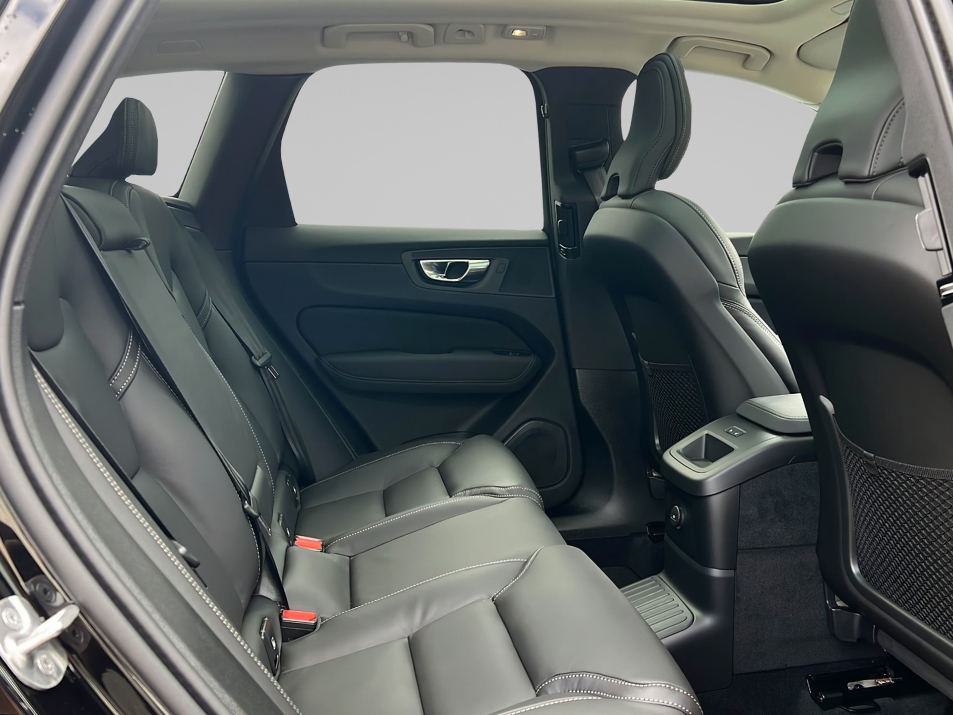 VOLVO XC60 2.0 T6 TE Plus Bright eAWD-image-12