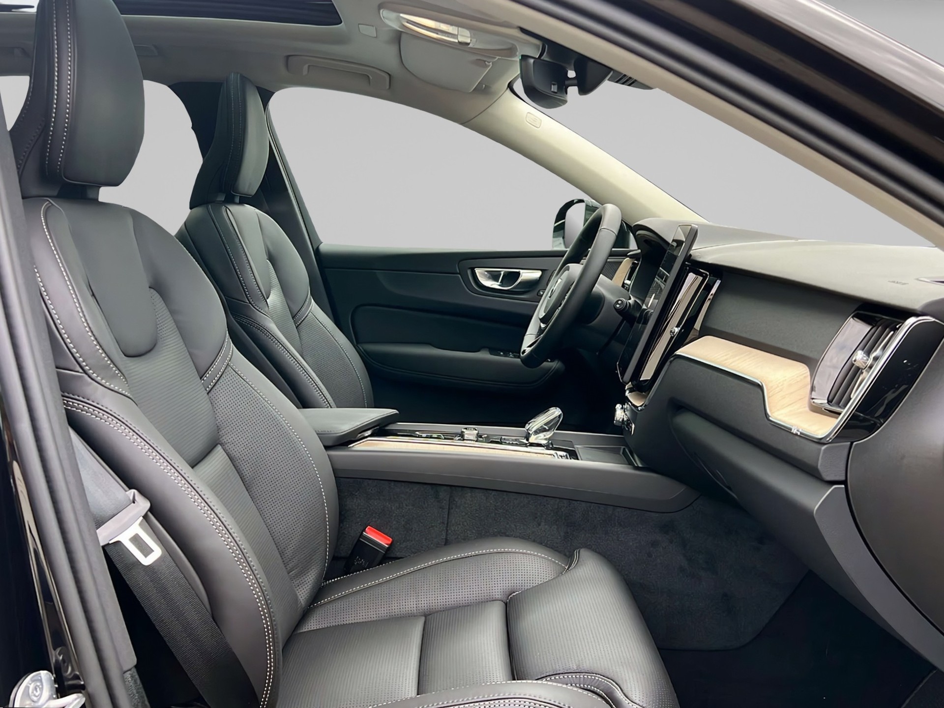 VOLVO XC60 2.0 T6 TE Plus Bright eAWD-image-13