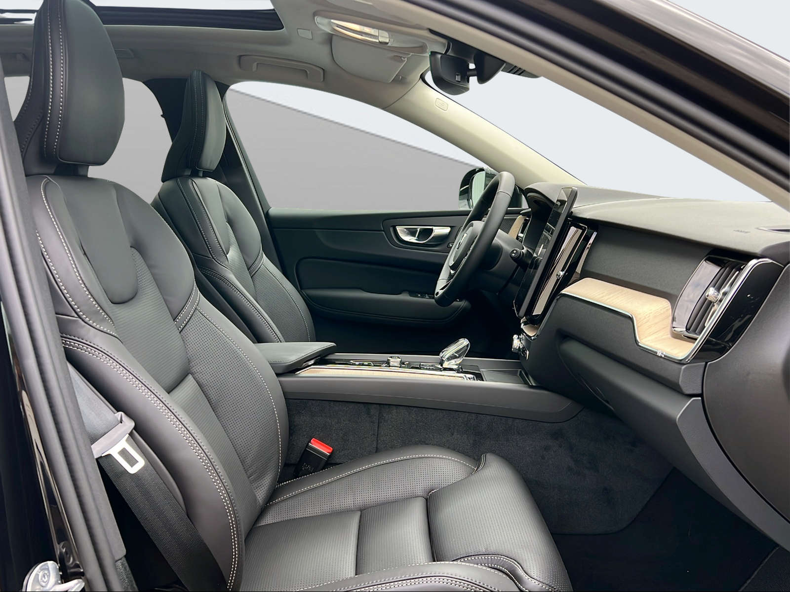 VOLVO XC60 2.0 T6 TE Plus Bright eAWD-image-13