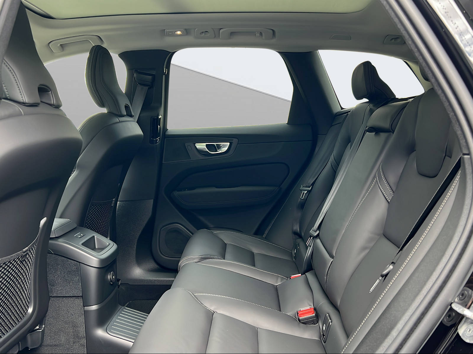 VOLVO XC60 2.0 T6 TE Plus Bright eAWD-image-14