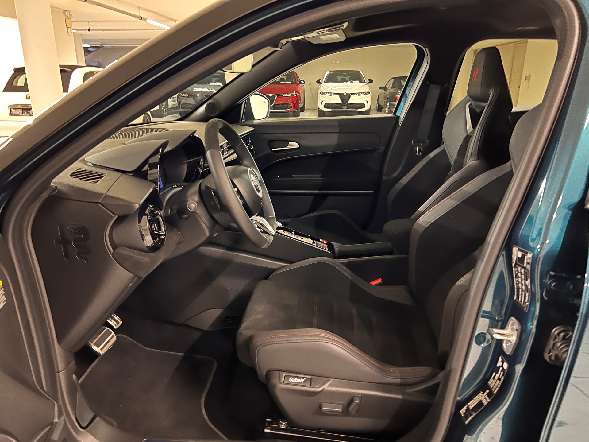 ALFA ROMEO Junior 1.2 48V Hybrid Q4-image-9