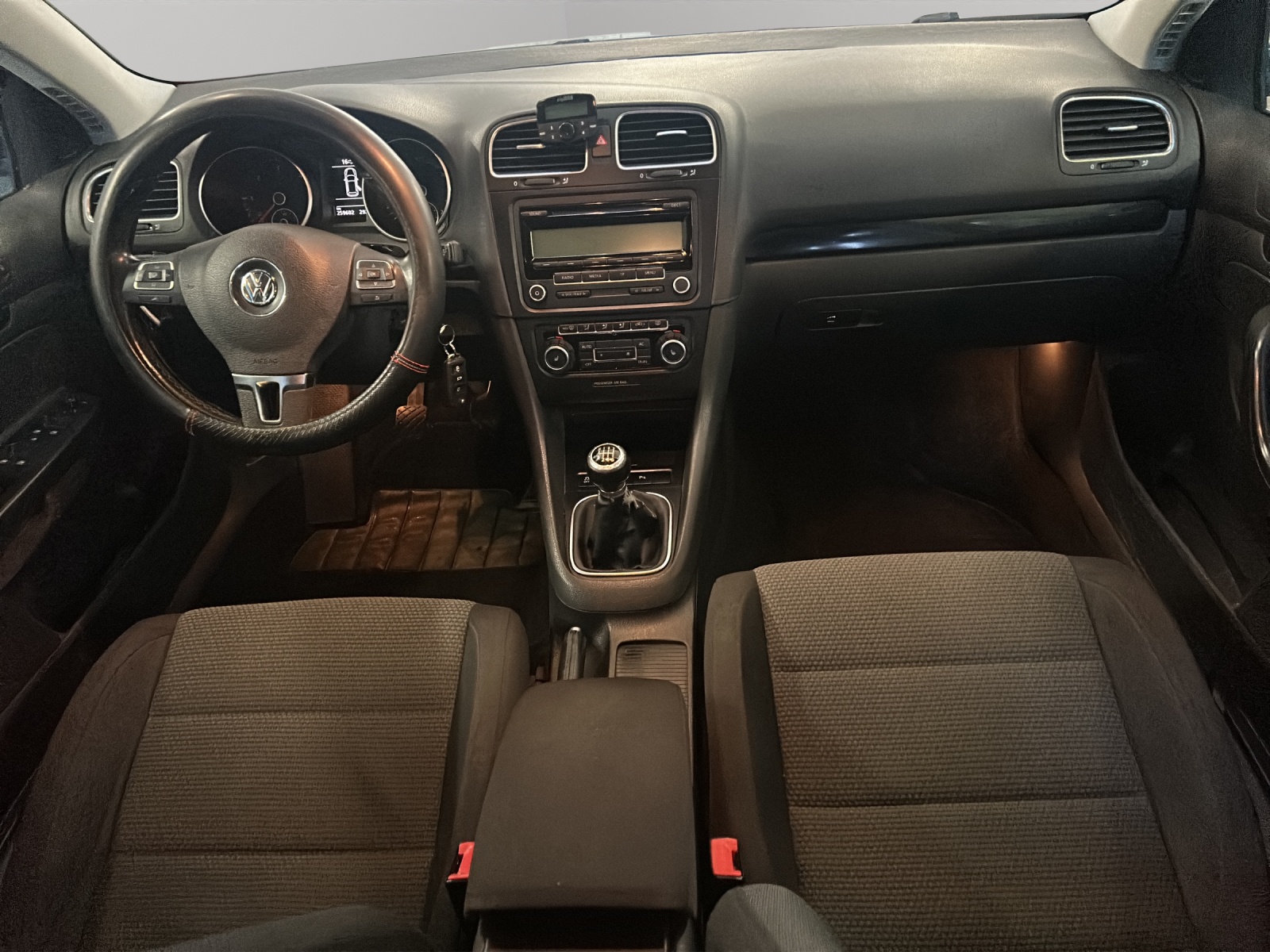 VW Golf Variant 1.6 TDI Team 4Motion-image-7