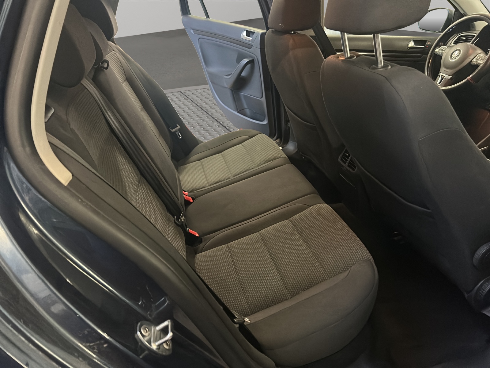 VW Golf Variant 1.6 TDI Team 4Motion-image-13