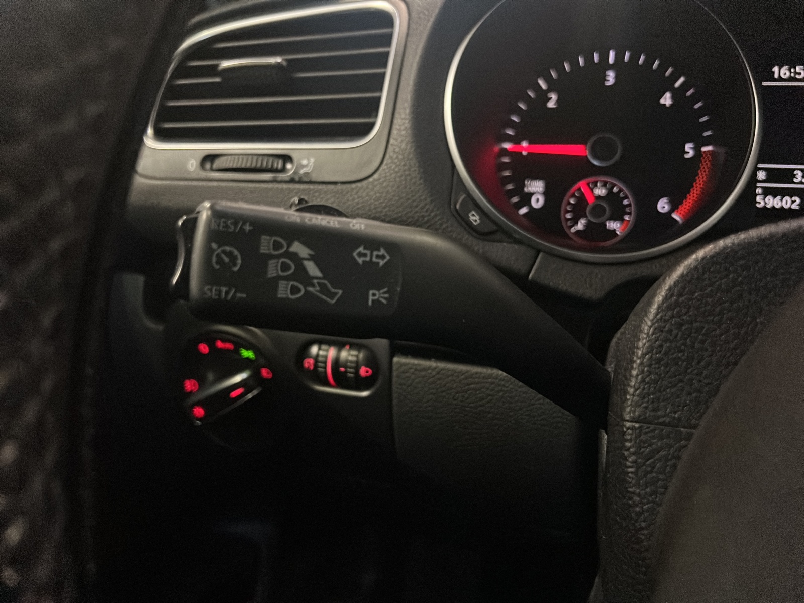 VW Golf Variant 1.6 TDI Team 4Motion-image-18