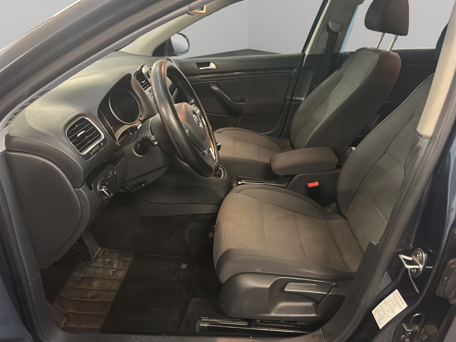 VW Golf Variant 1.6 TDI Team 4Motion-image-6