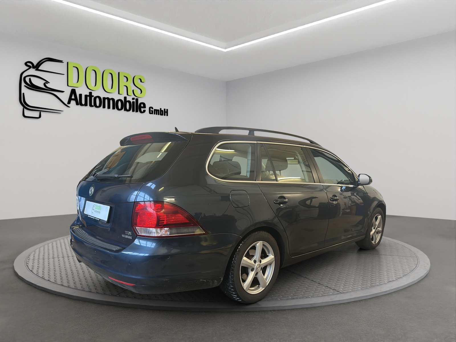 VW Golf Variant 1.6 TDI Team 4Motion-image-3