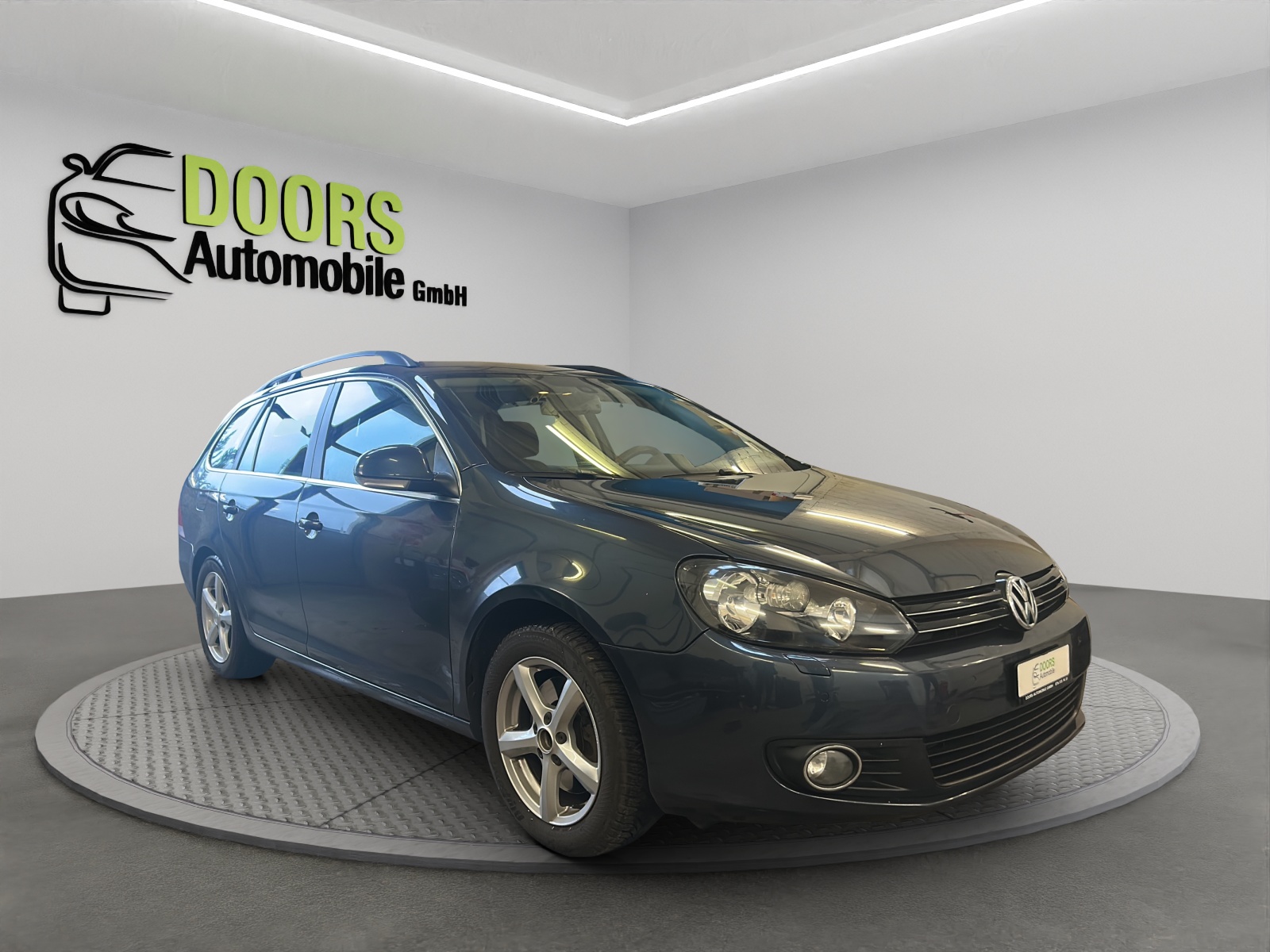 VW Golf Variant 1.6 TDI Team 4Motion-image-0