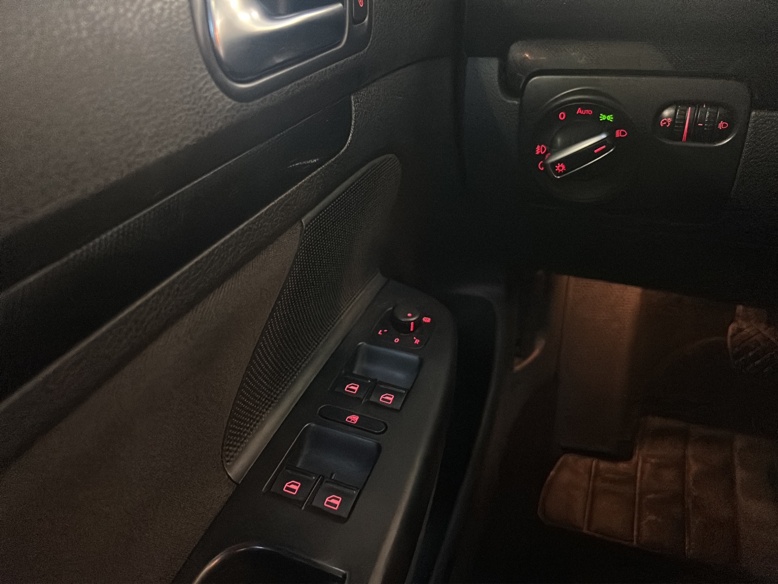 VW Golf Variant 1.6 TDI Team 4Motion-image-11
