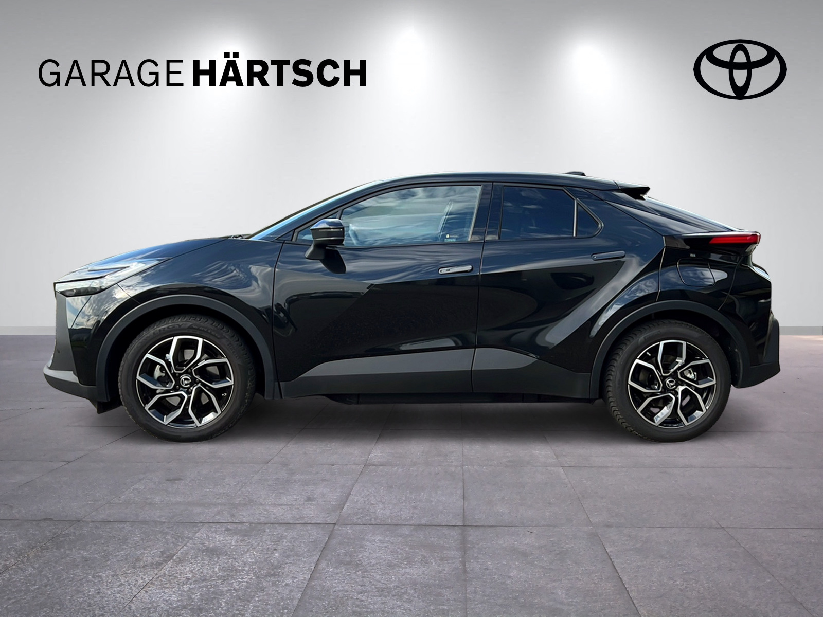 TOYOTA C-HR 2.0 PHEV Swiss Edition-image-1