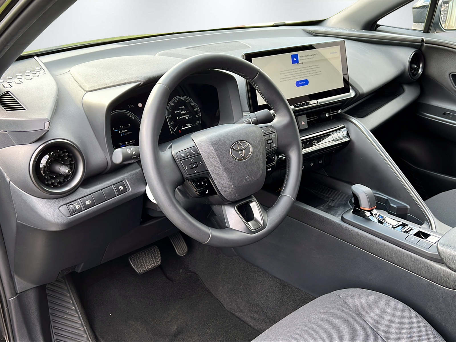 TOYOTA C-HR 2.0 PHEV Swiss Edition-image-13