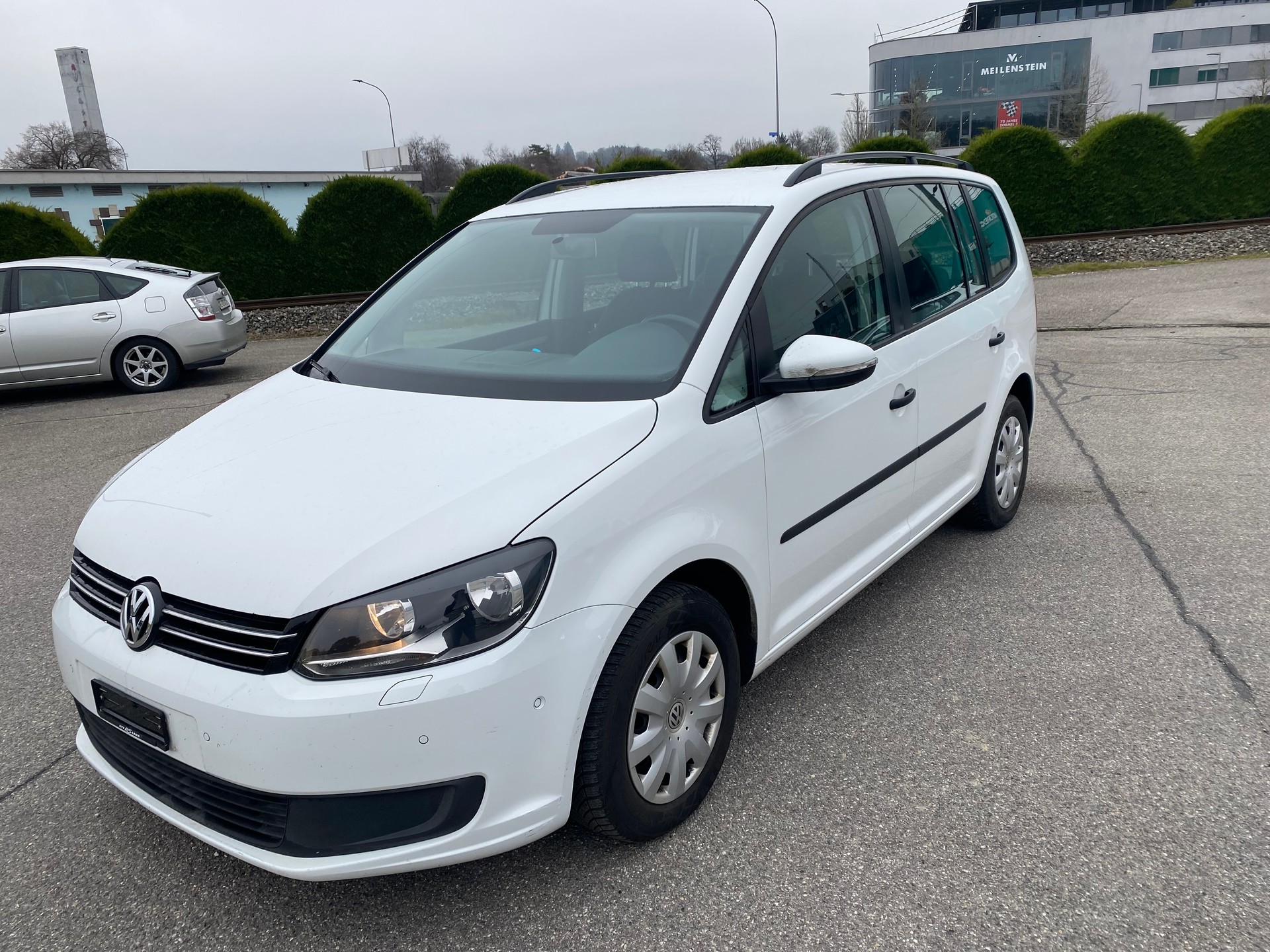 VW Touran 1.6 TDI Trendline-image-2