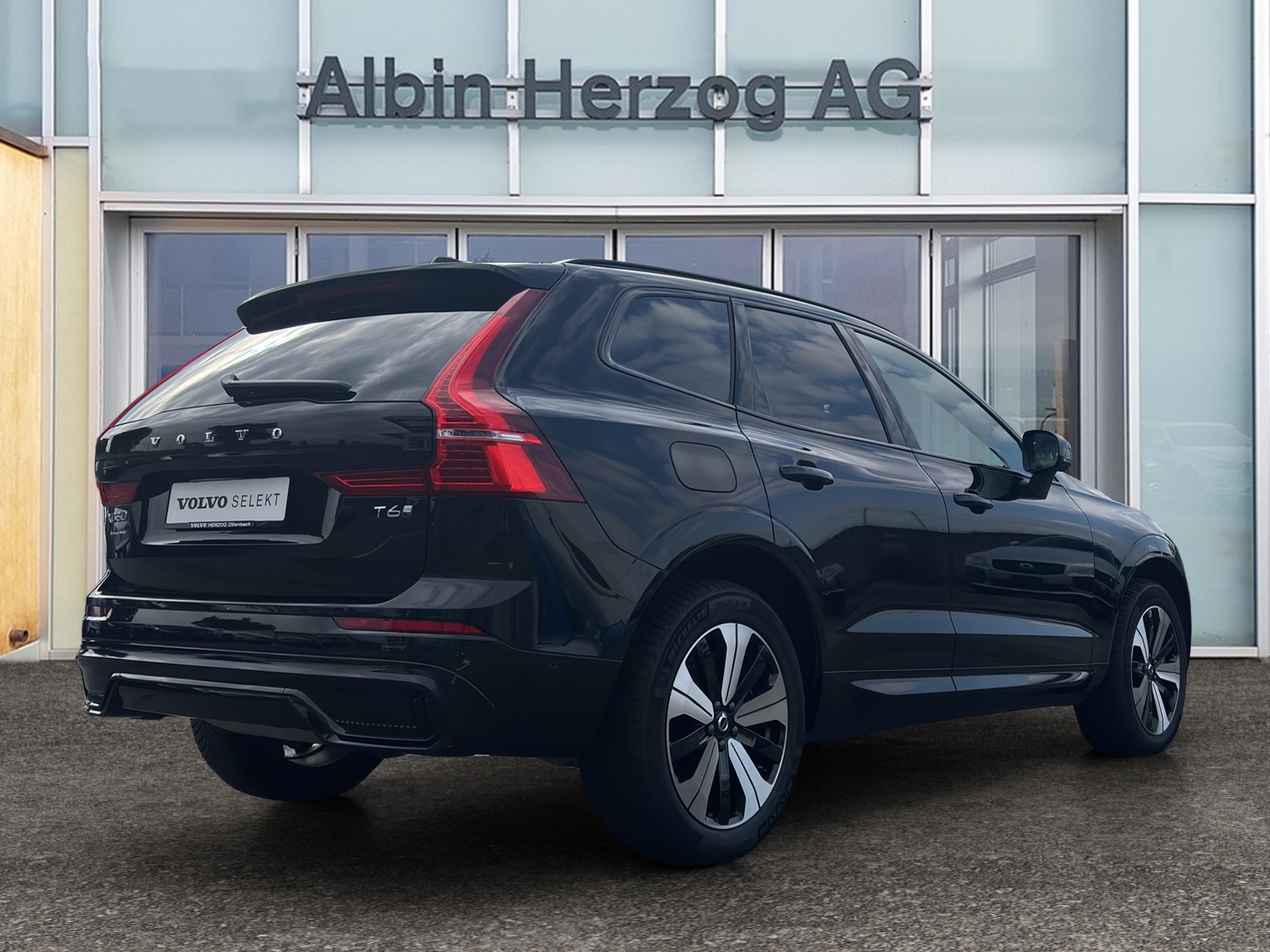 VOLVO XC60 2.0 T6 TE Plus Dark eAWD-image-3