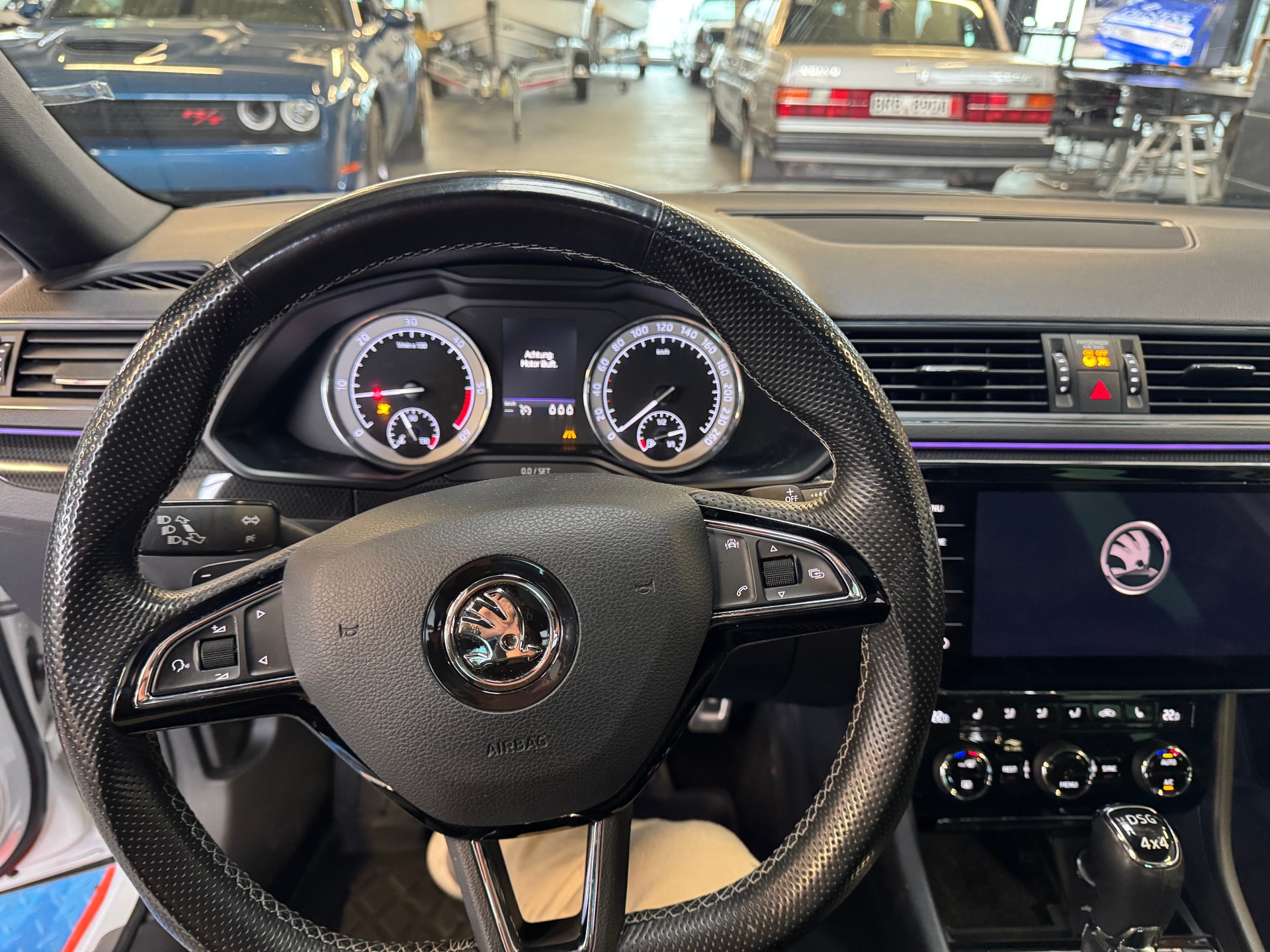 SKODA Superb Combi 2.0 TDi SportLine+ 4x4 DSG-image-11