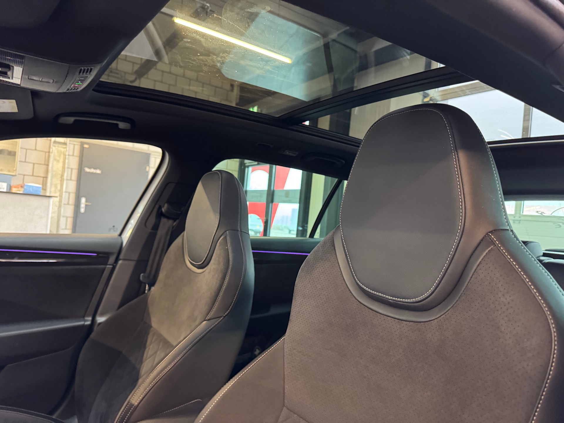 SKODA Superb Combi 2.0 TDi SportLine+ 4x4 DSG-image-14