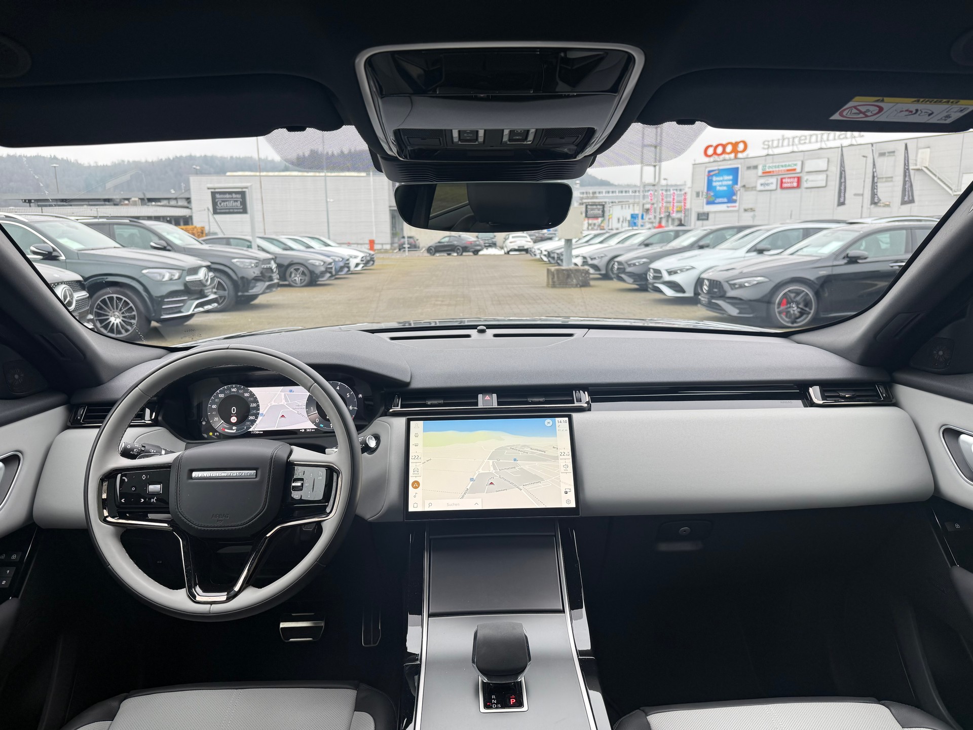 LAND ROVER Range Rover Velar P 250 Dynamic SE Automatic-image-4