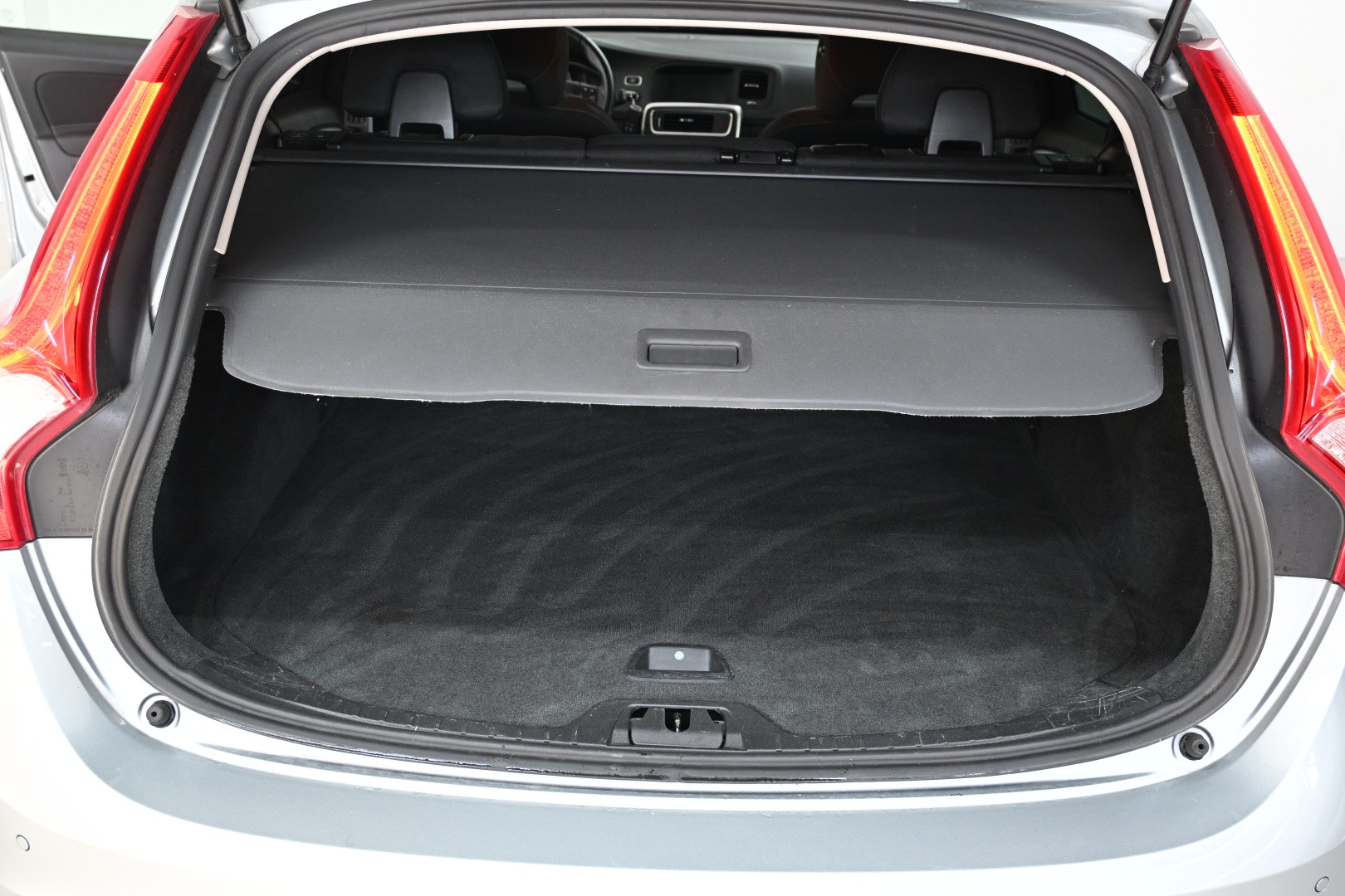 VOLVO V60 D4 AWD Geartronic-image-13