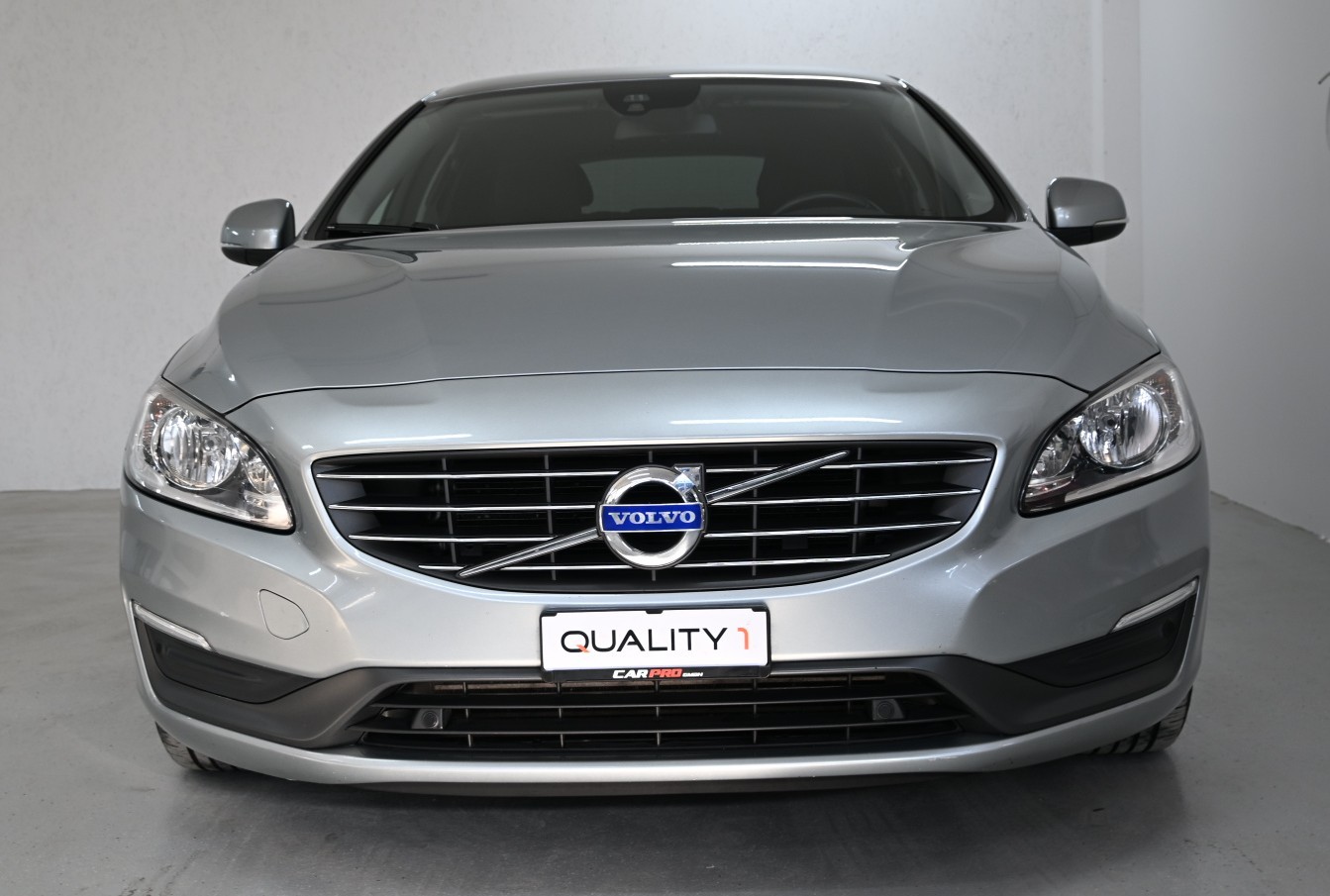 VOLVO V60 D4 AWD Geartronic-image-2