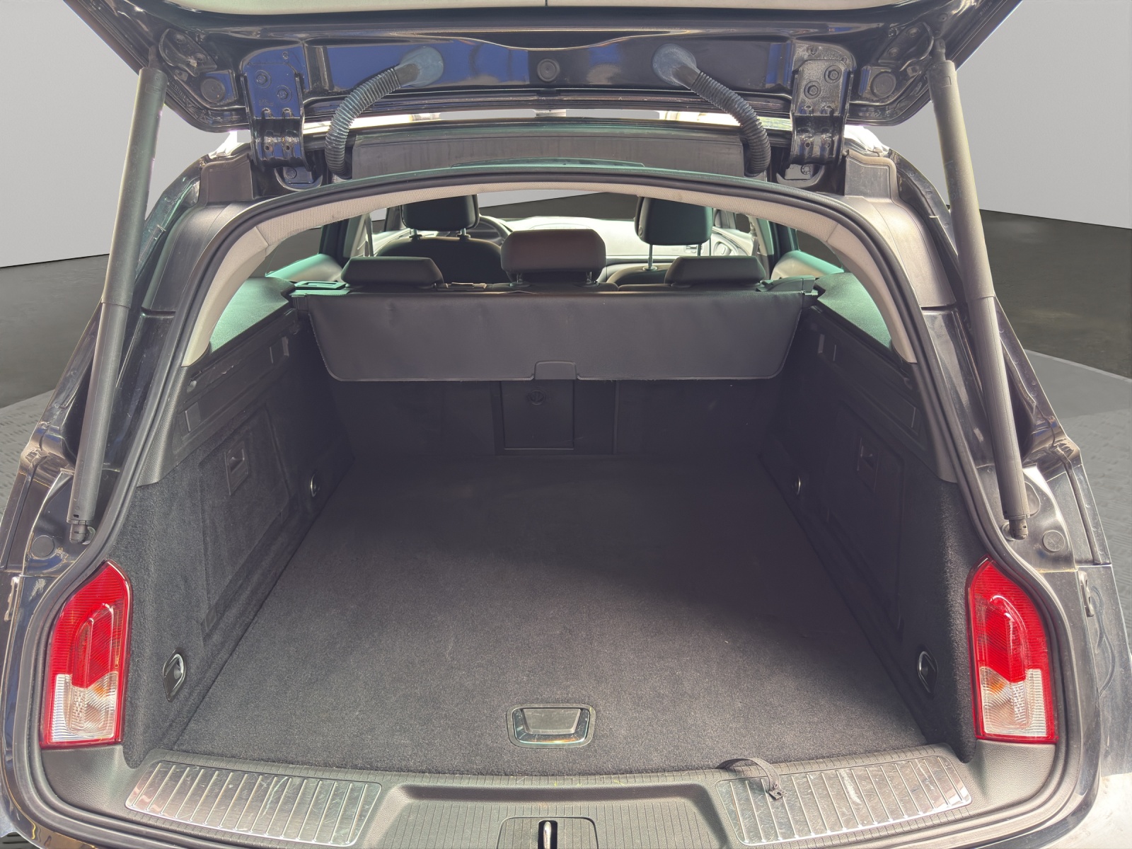 OPEL Sports Tourer SW-image-12