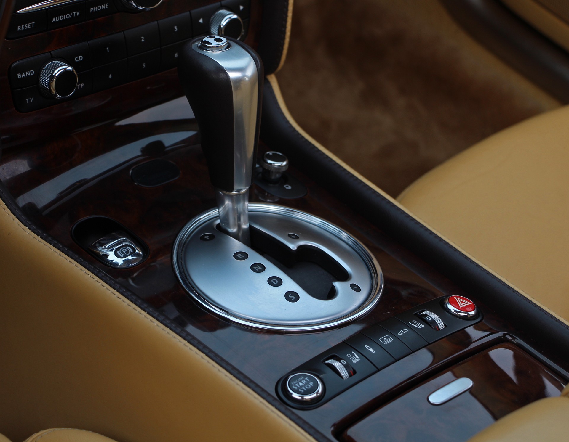 BENTLEY Continental Flying Spur 6.0-image-14