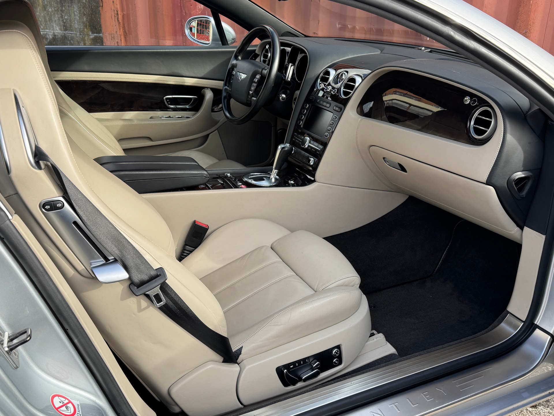 BENTLEY Continental GT 6.0-image-10