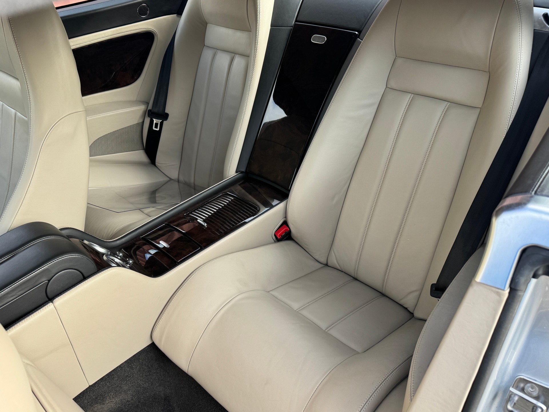 BENTLEY Continental GT 6.0-image-9