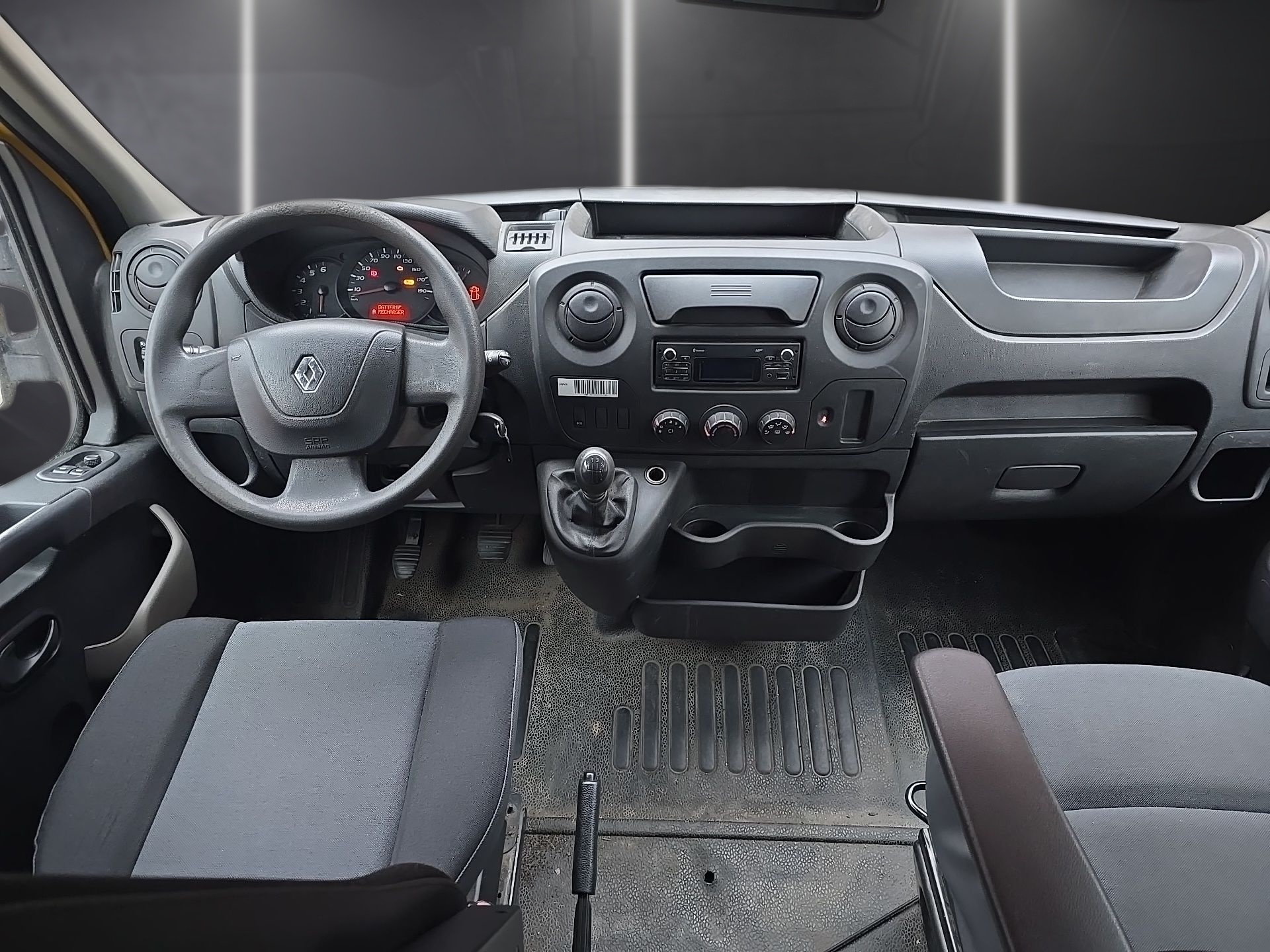 RENAULT Master T35 2.3 dCi 130 L2H2-image-9