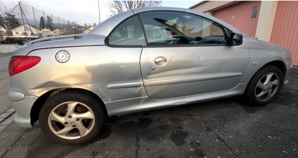 PEUGEOT 206 CC 1.6 16V Exclusive Edition Automatic-image-7