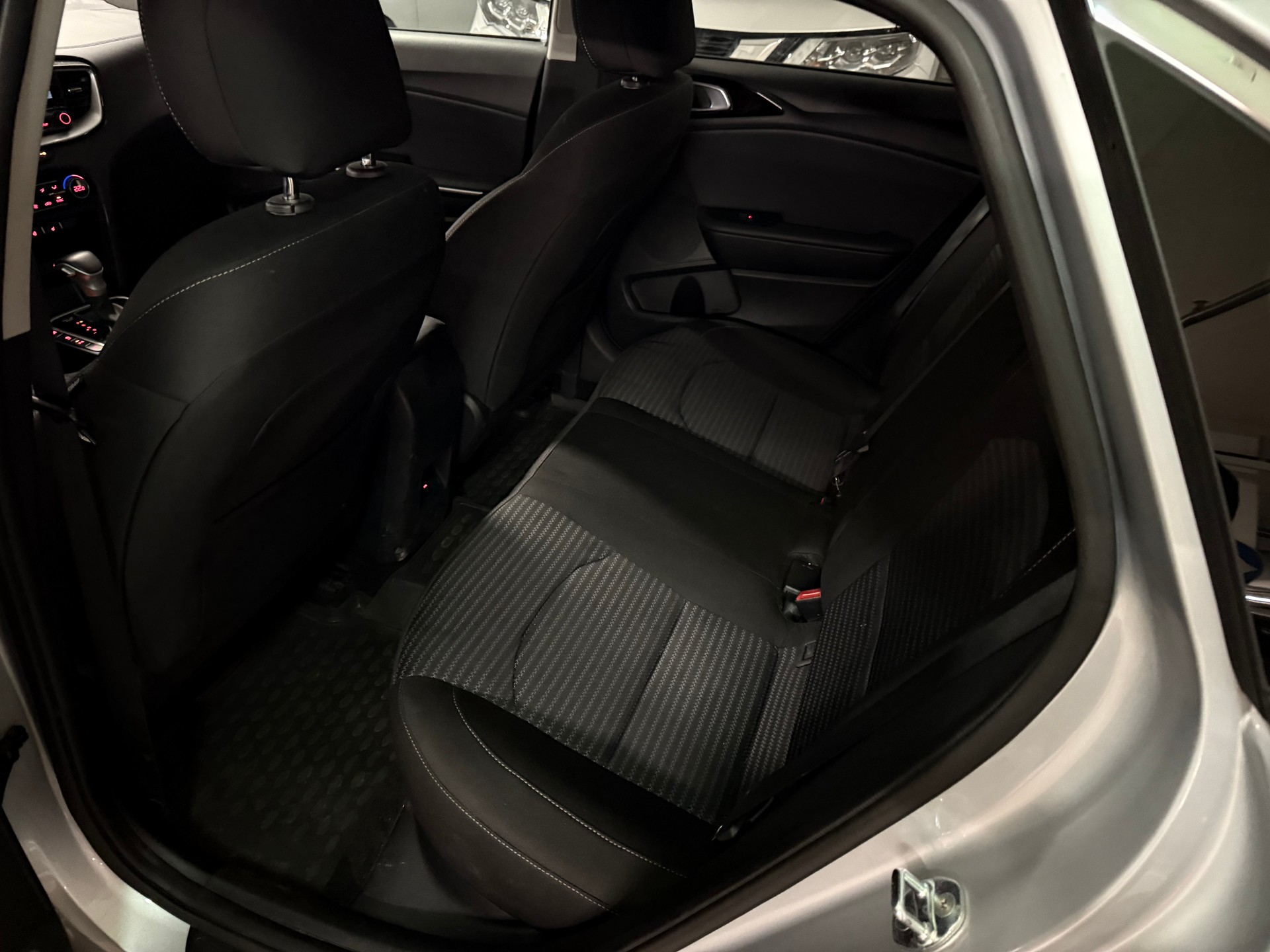 KIA Ceed 1.5 T-GDi MHEV Power DCT-image-11