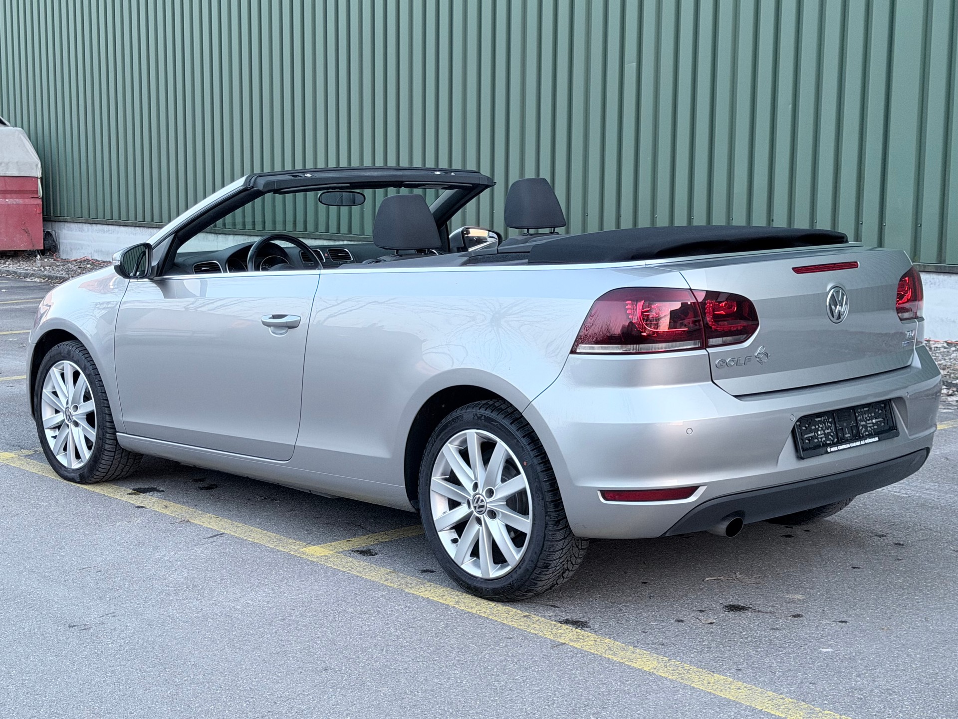 VW Golf Cabrio 1.6 TDI BMT-image-17