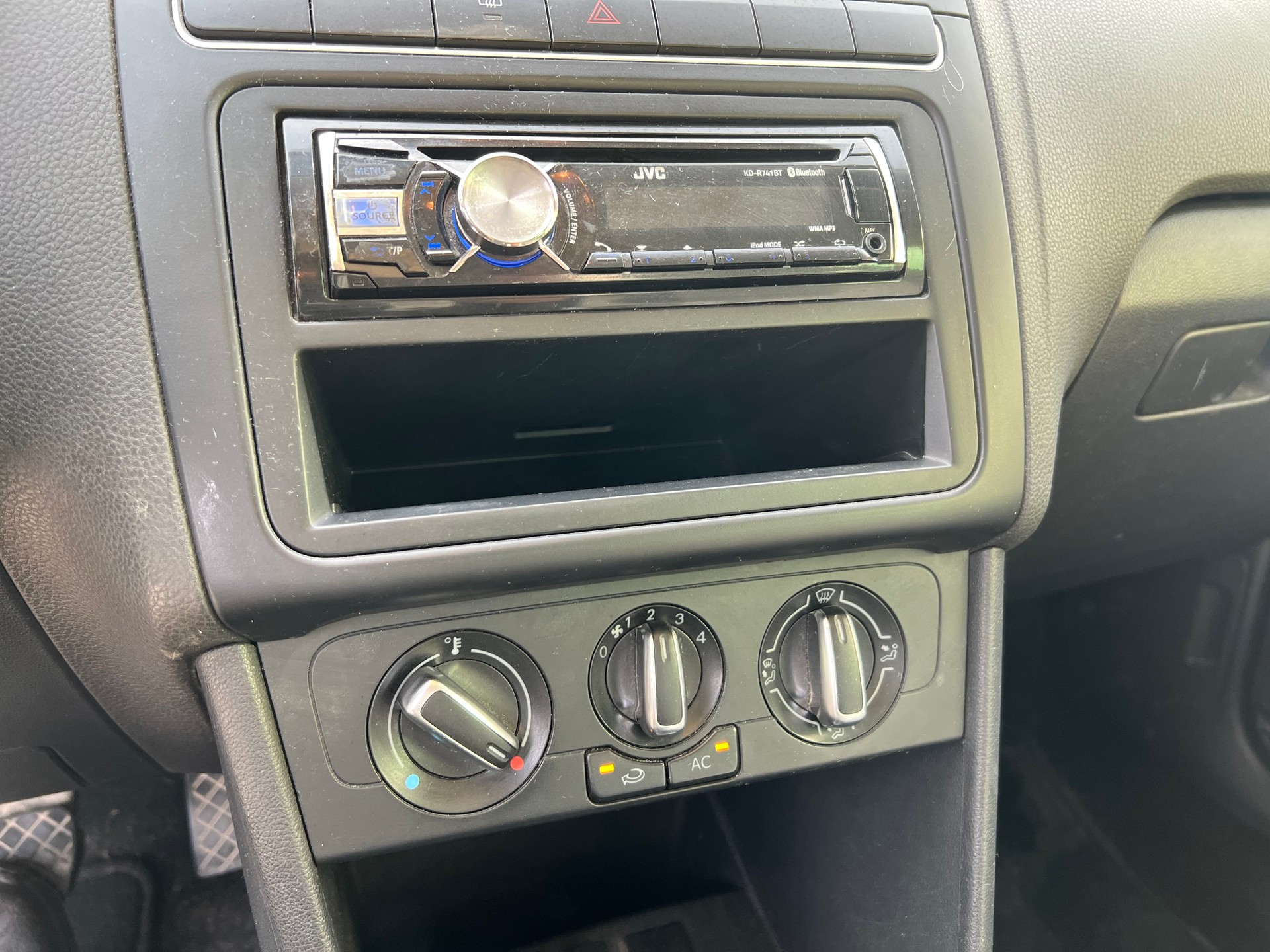 VW Polo 1.4 16V Trendline-image-14