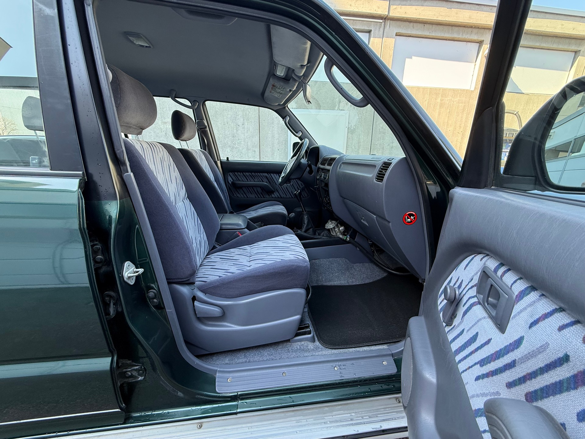 TOYOTA Land Cruiser 300 3.0 TD LX **Frisch ab MFK *CH Fahrzeug *6 Tonnen Luftdruckbremsen-image-14