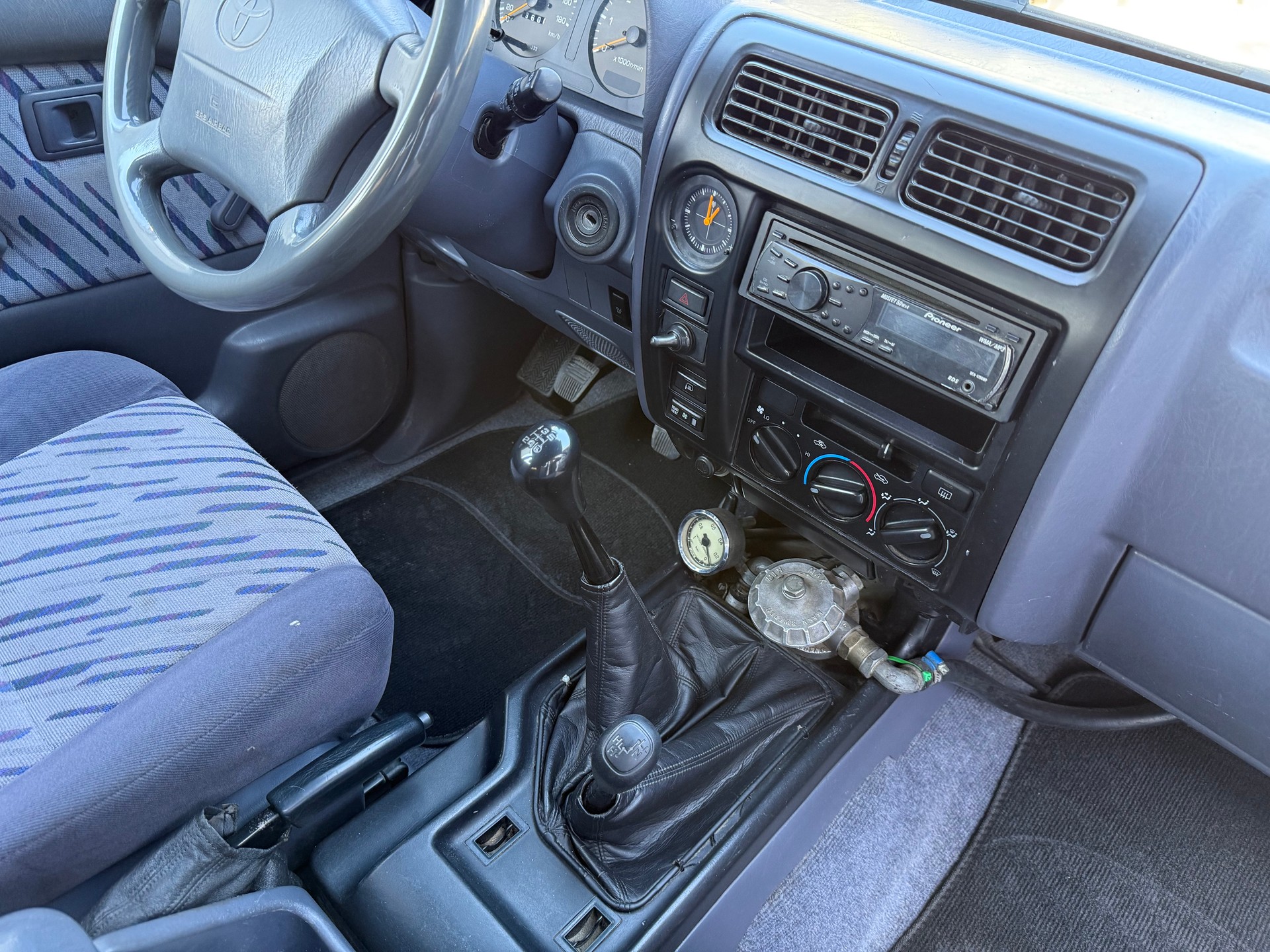 TOYOTA Land Cruiser 300 3.0 TD LX **Frisch ab MFK *CH Fahrzeug *6 Tonnen Luftdruckbremsen-image-15