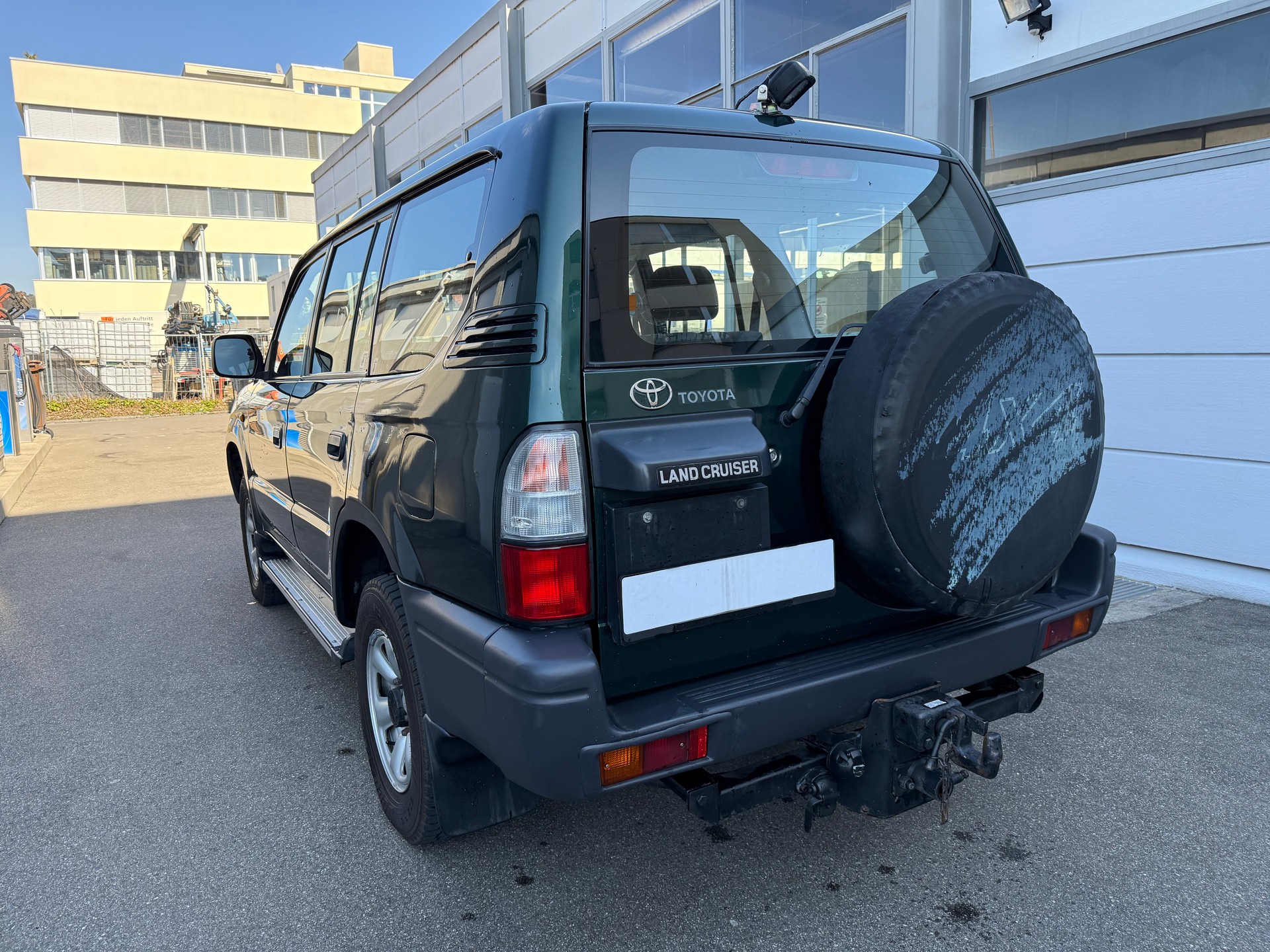 TOYOTA Land Cruiser 300 3.0 TD LX **Frisch ab MFK *CH Fahrzeug *6 Tonnen Luftdruckbremsen-image-5