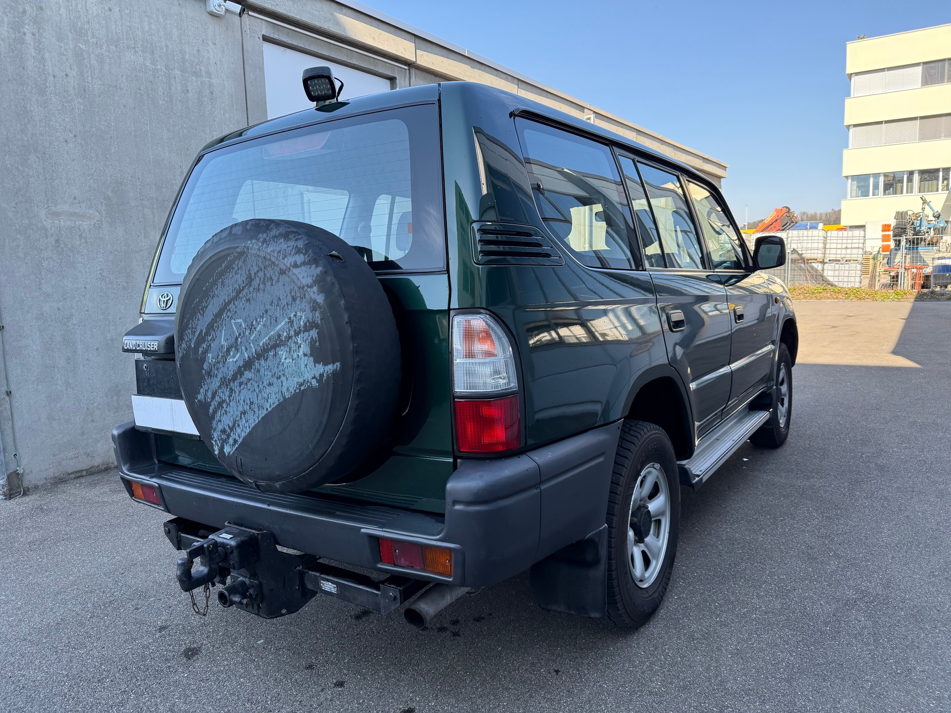 TOYOTA Land Cruiser 300 3.0 TD LX **Frisch ab MFK *CH Fahrzeug *6 Tonnen Luftdruckbremsen-image-3