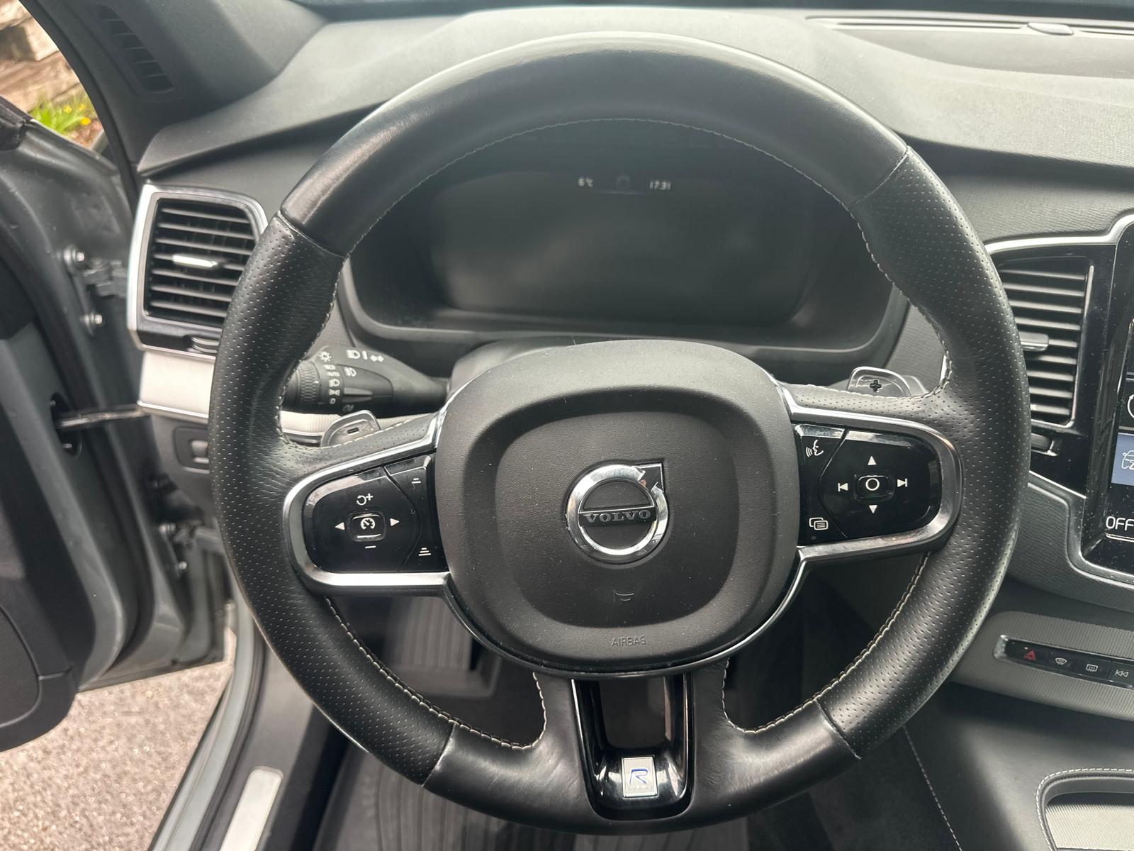 VOLVO XC90 D5 AWD R-Design Geartronic-image-13
