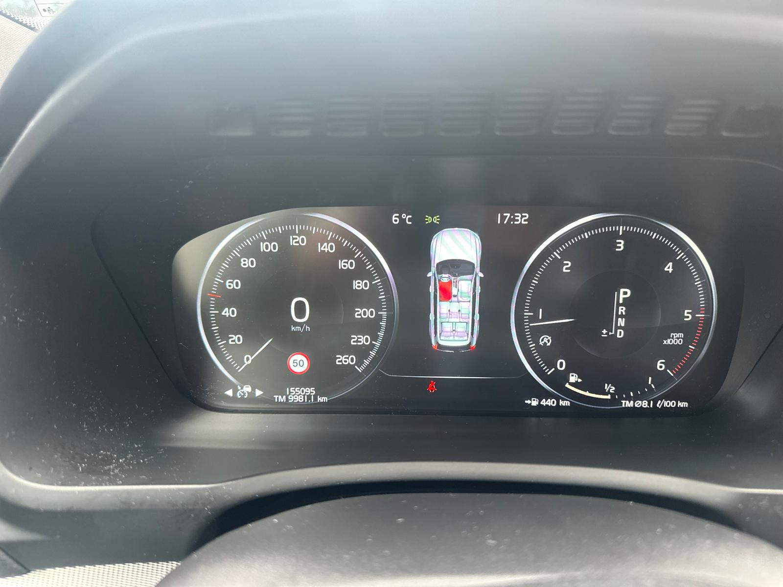 VOLVO XC90 D5 AWD R-Design Geartronic-image-16