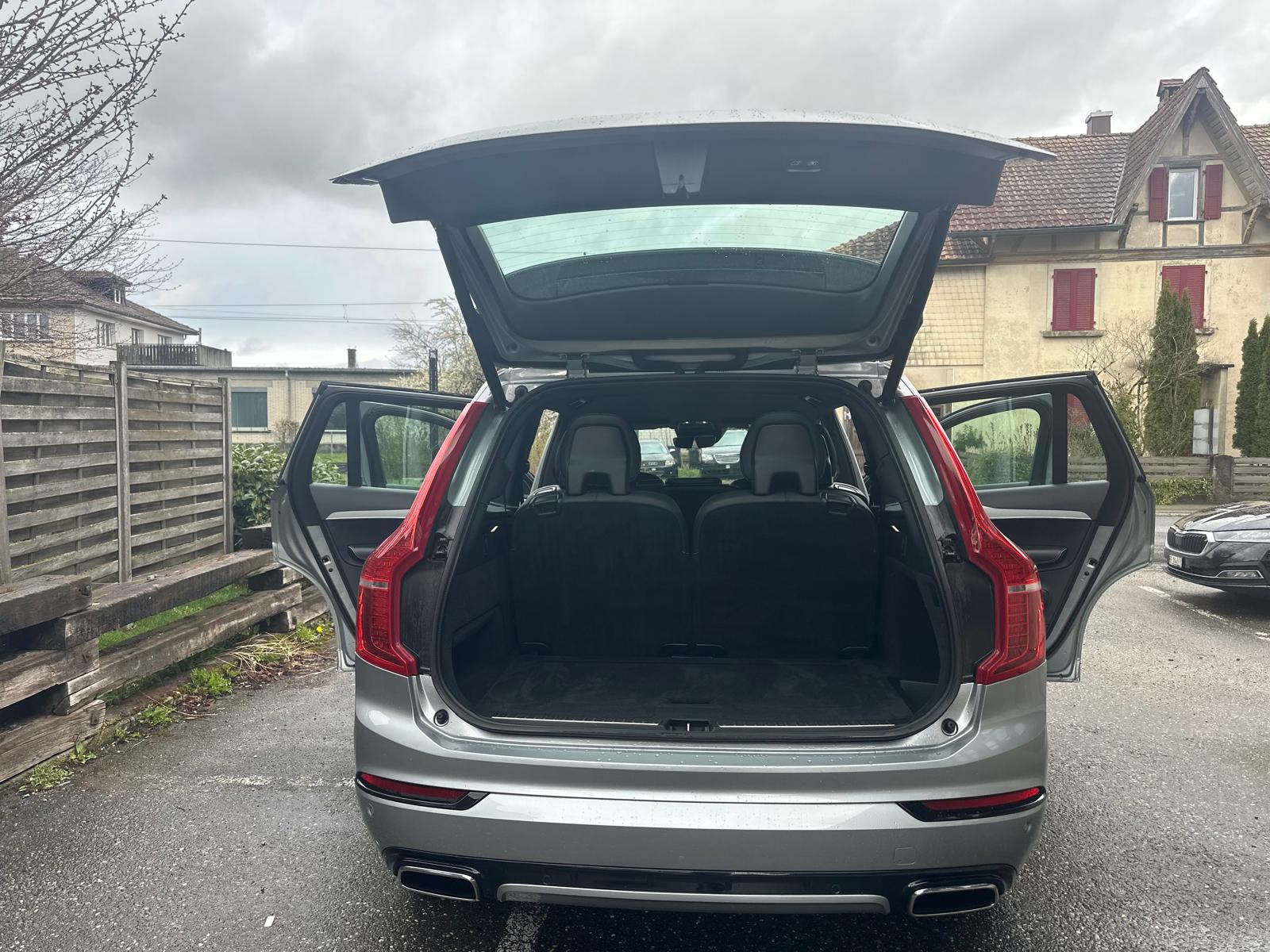 VOLVO XC90 D5 AWD R-Design Geartronic-image-6