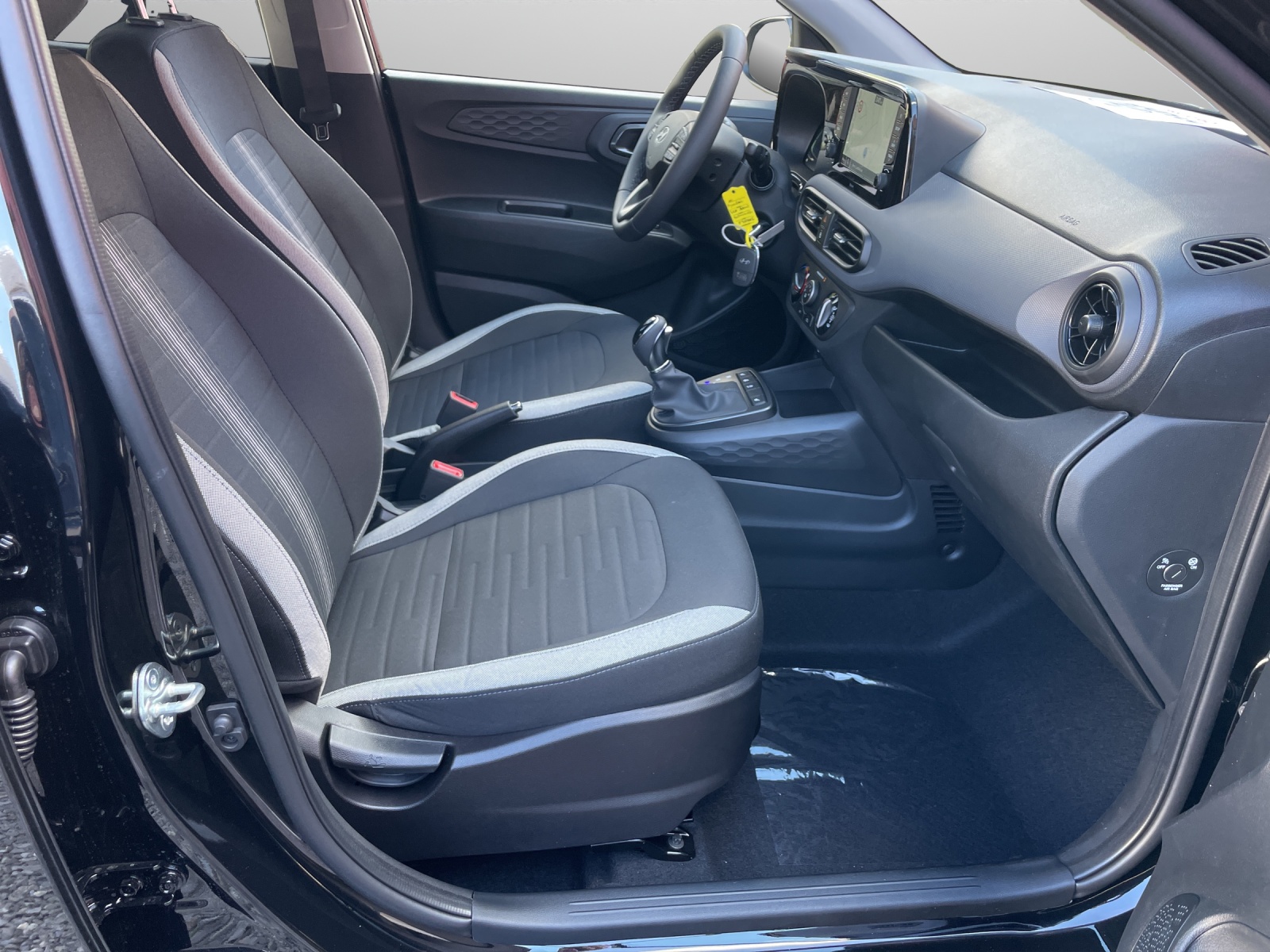 HYUNDAI i10 1.2 Amplia-image-5