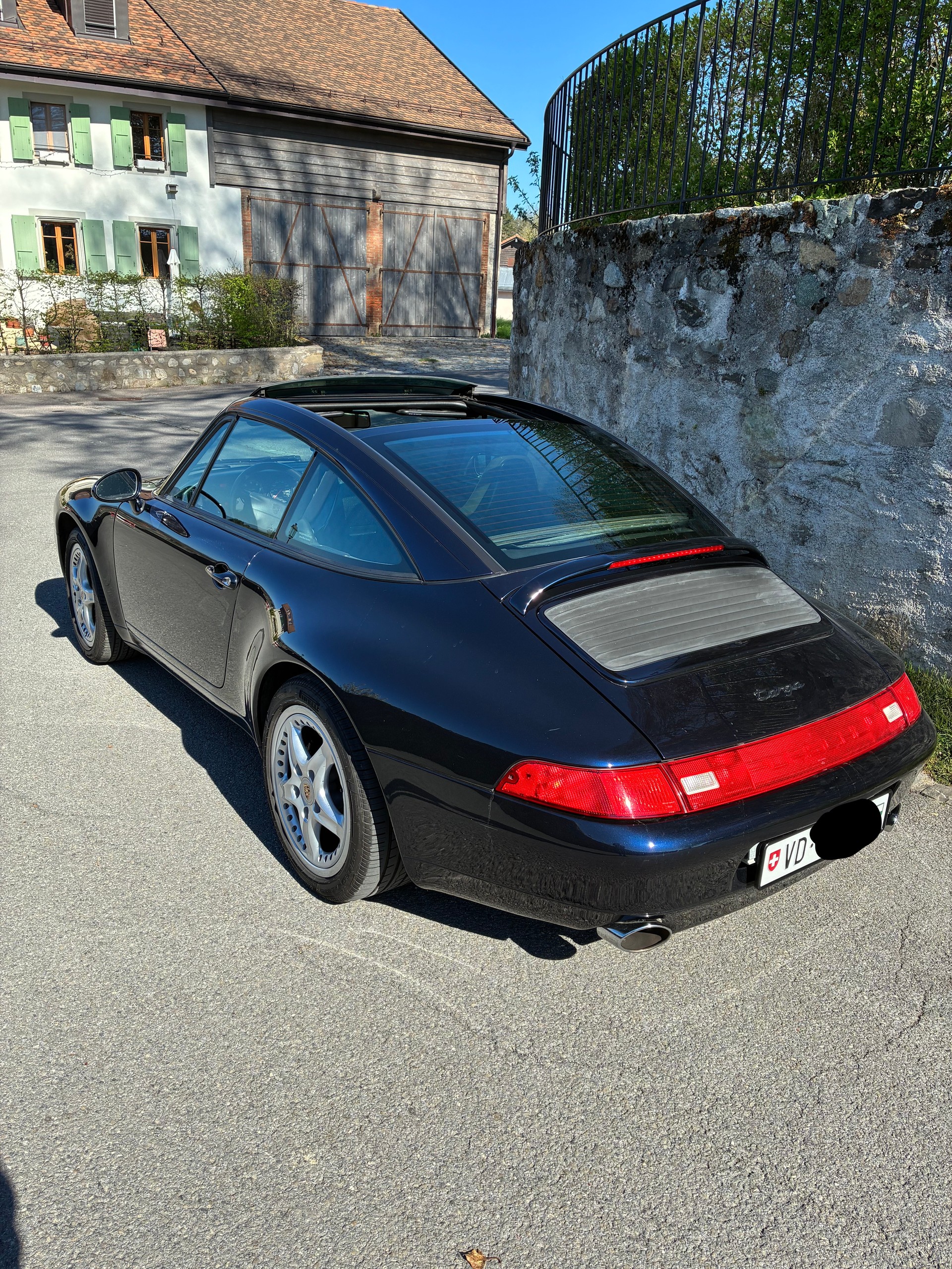 PORSCHE 911 Targa-image-17