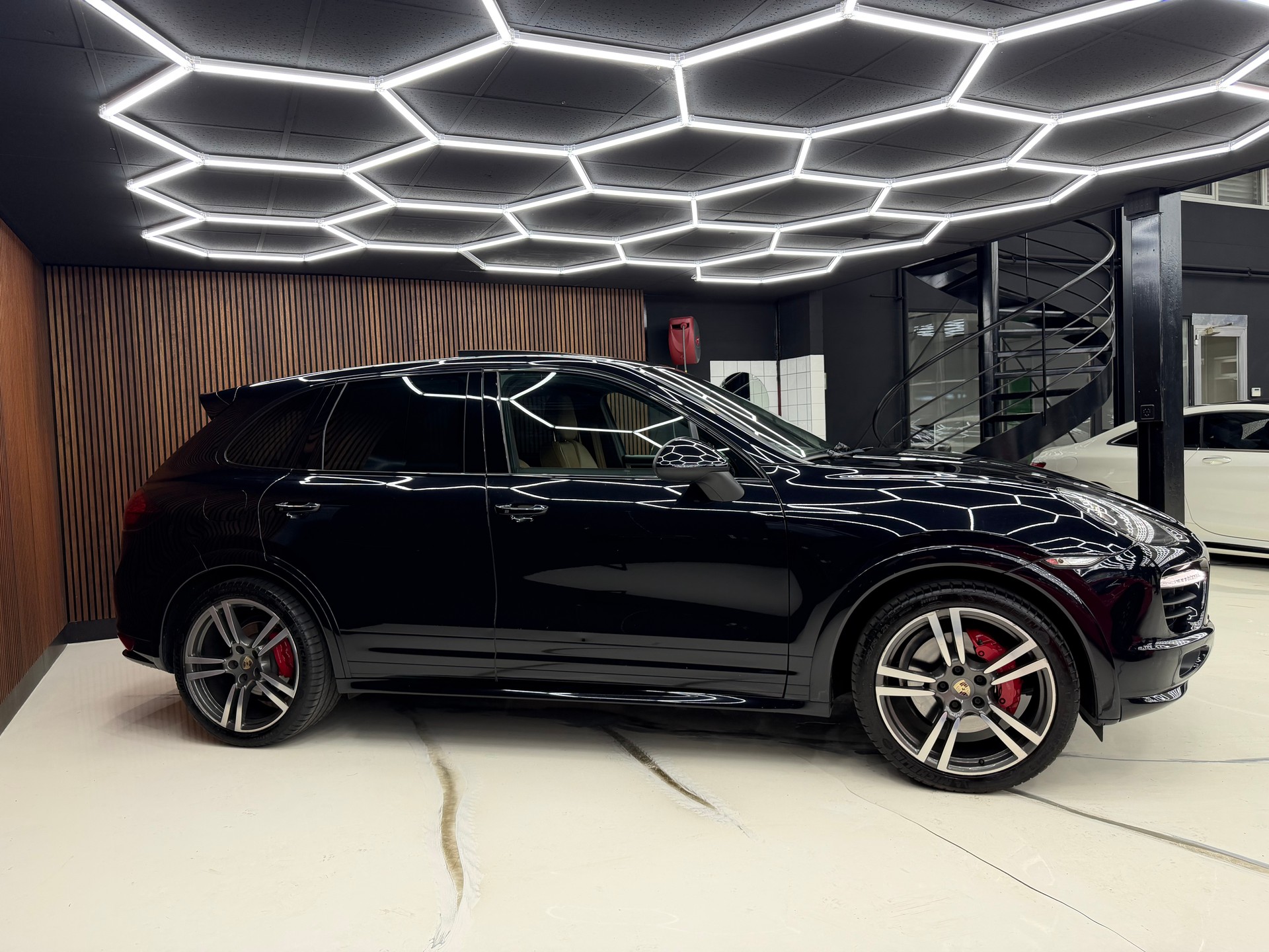 PORSCHE Cayenne GTS-image-4