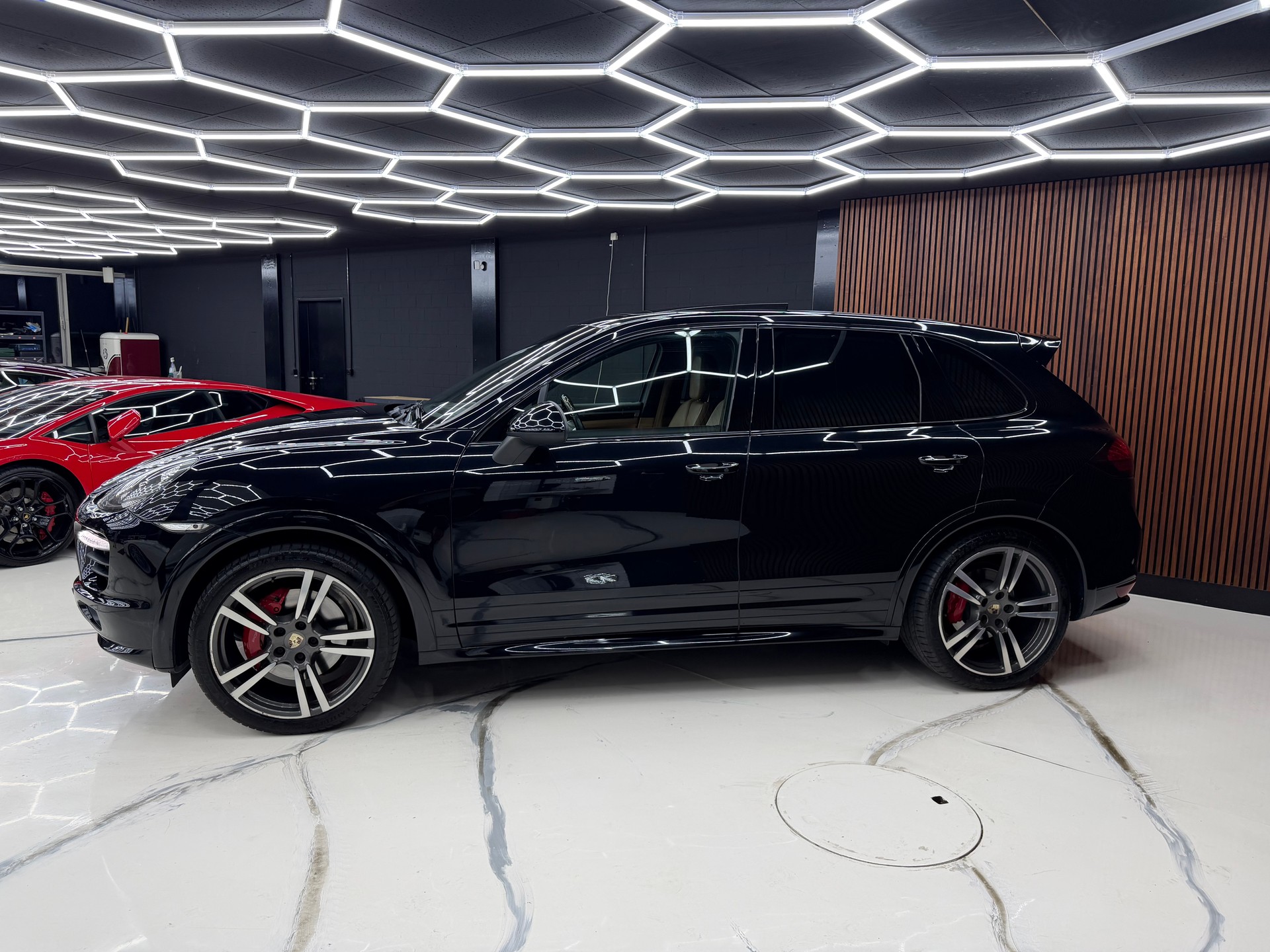 PORSCHE Cayenne GTS-image-5