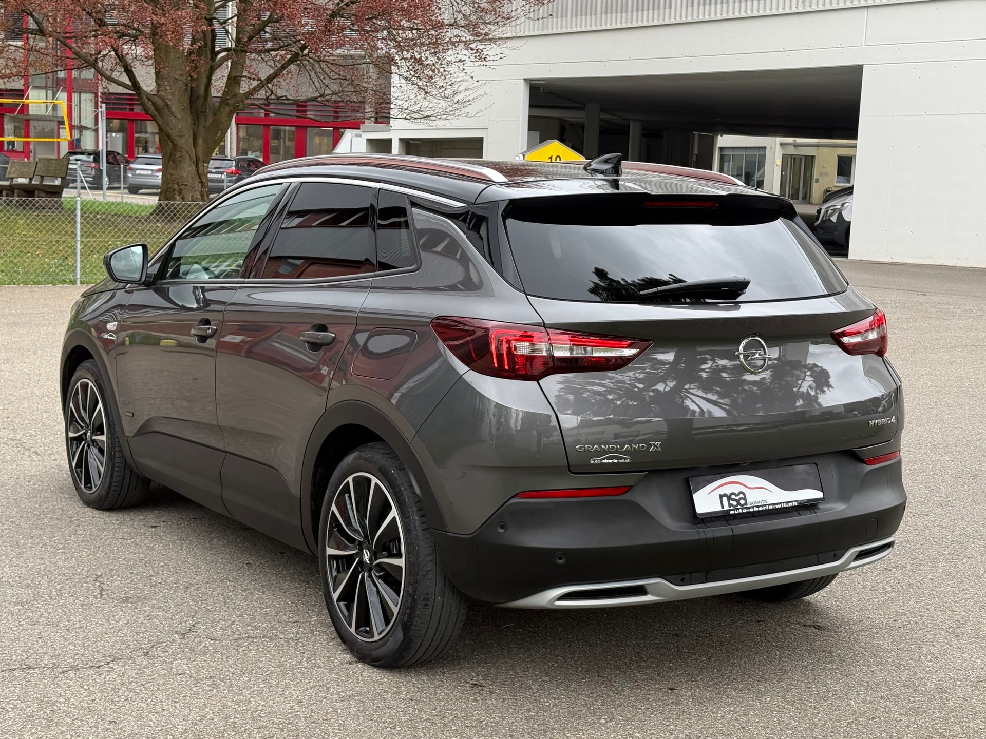 OPEL Grandland X 1.6 Hybrid4 Excellence Automatik-image-3
